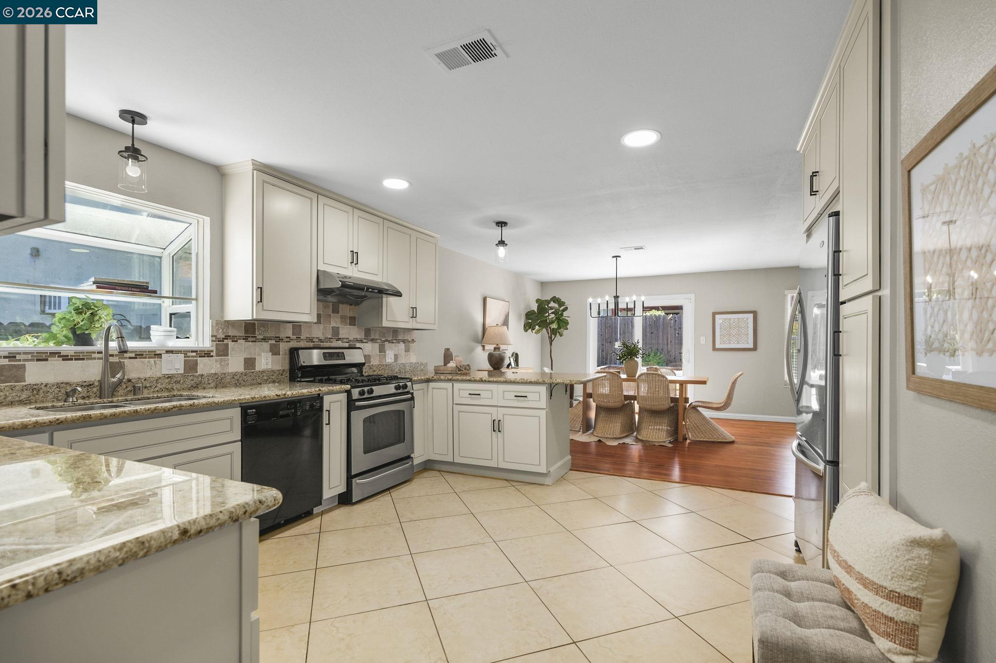 1808 Elkwood Dr