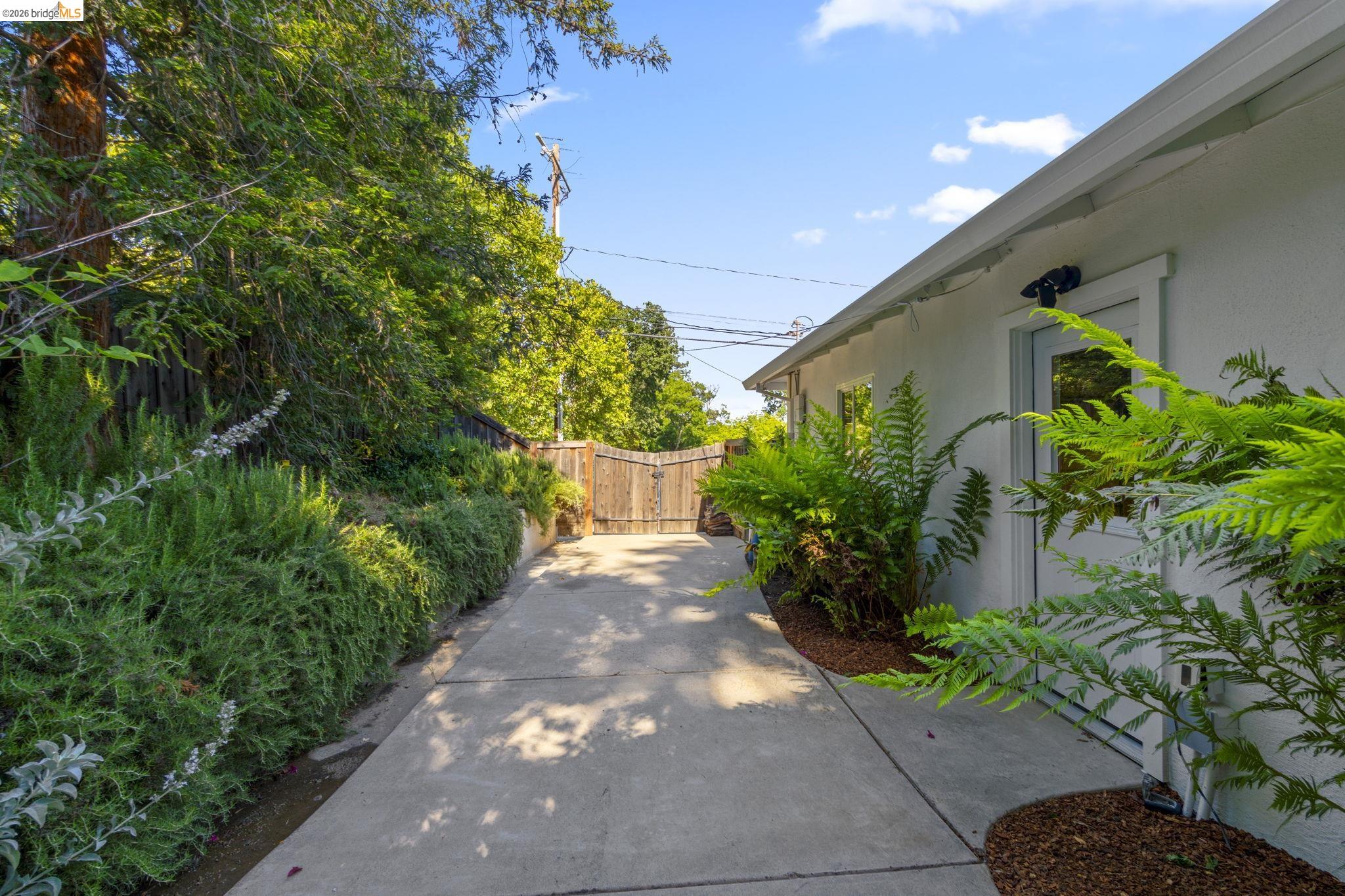 447 Cumberland Dr