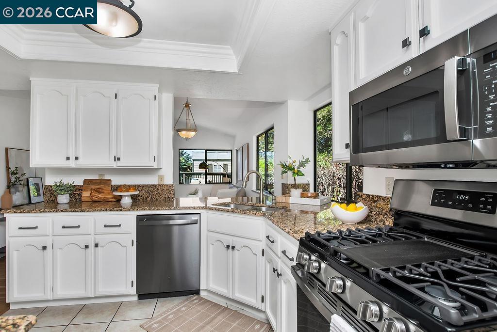 2200 Forsythia Way