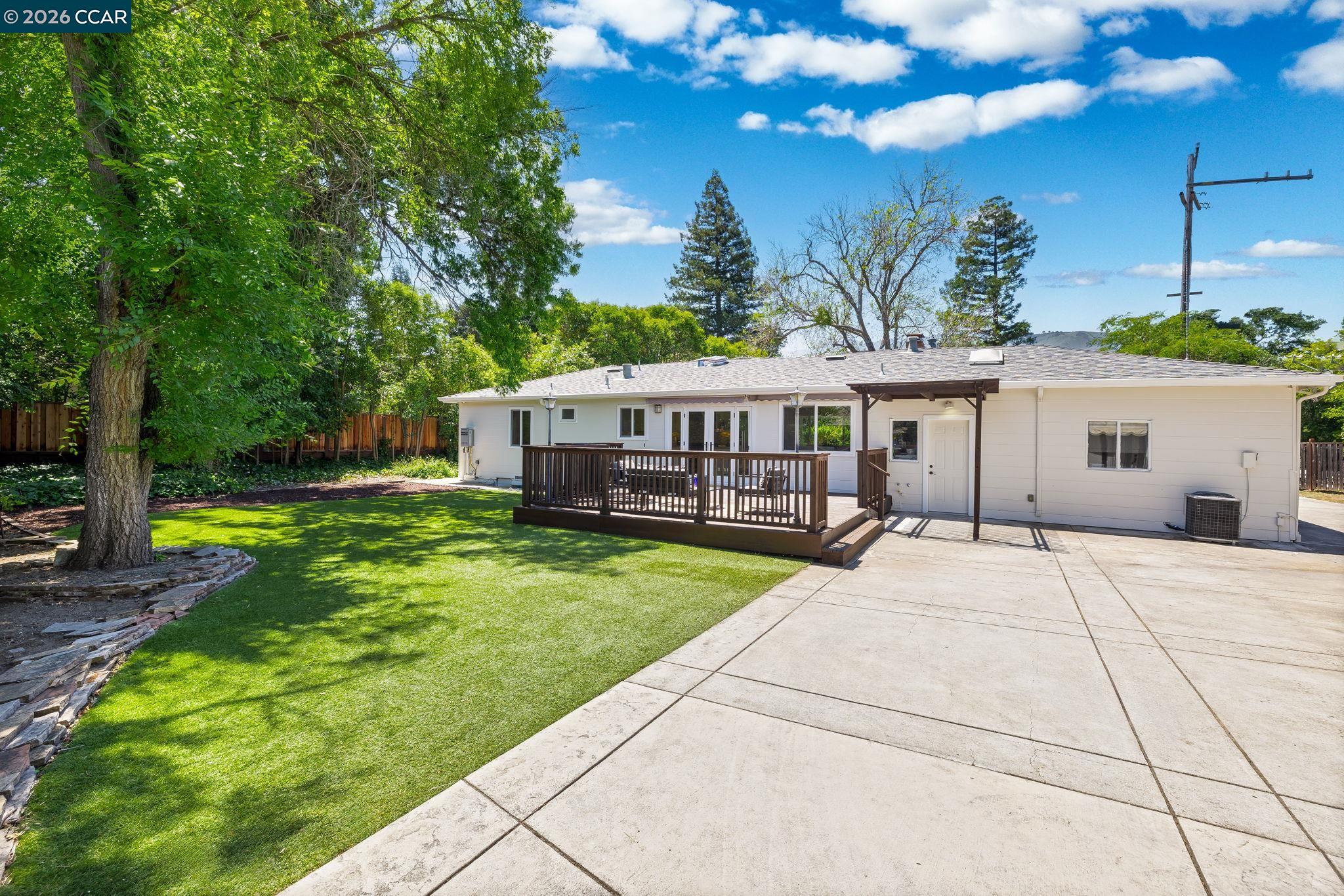 2760 Walnut Blvd