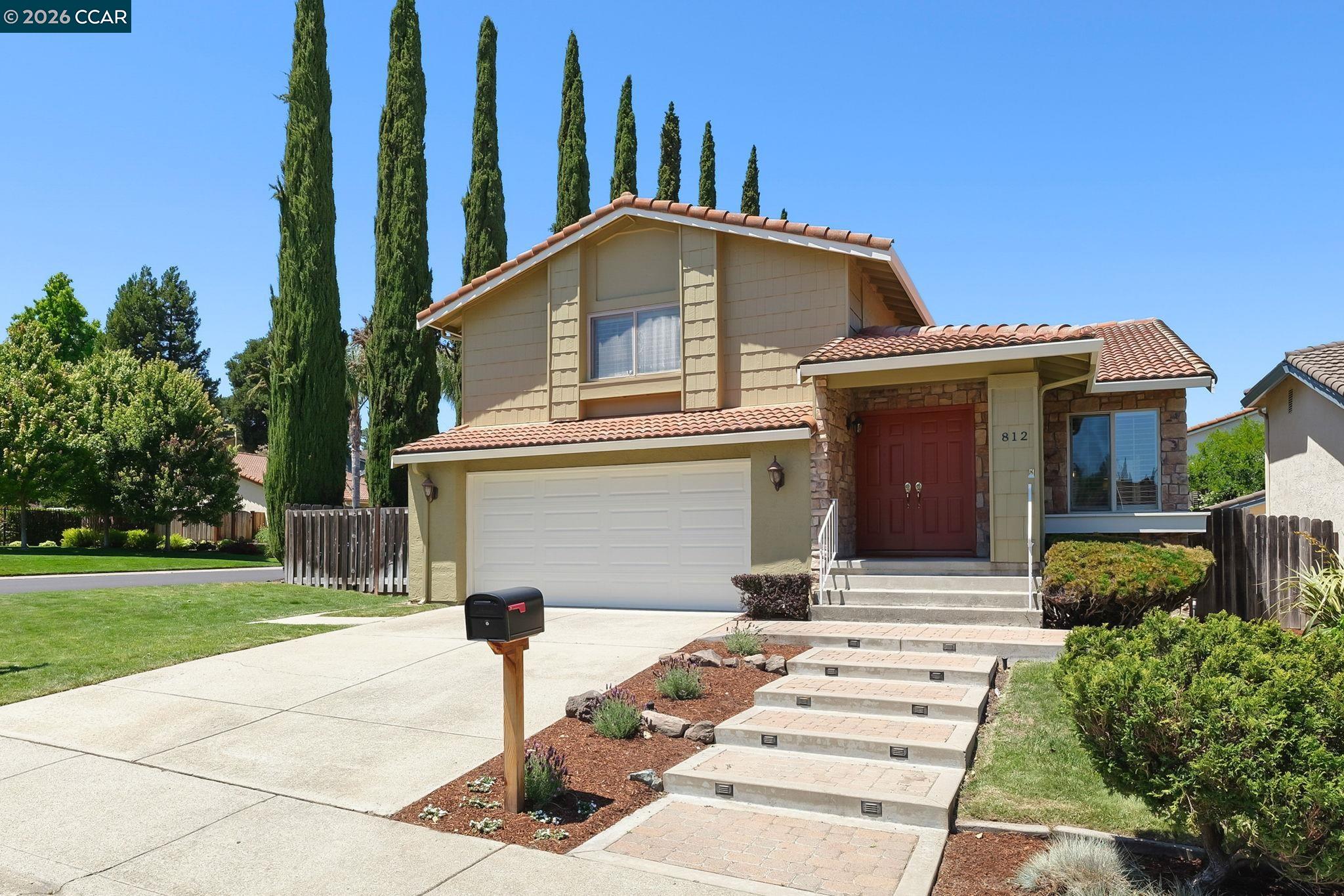 812 Barnwood Dr