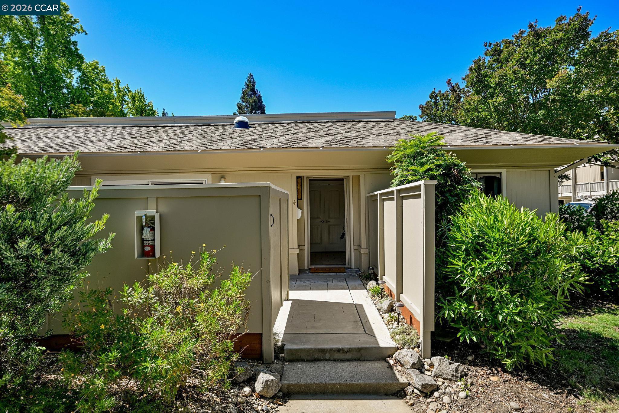 2233 Pine Knoll Dr Unit 4
