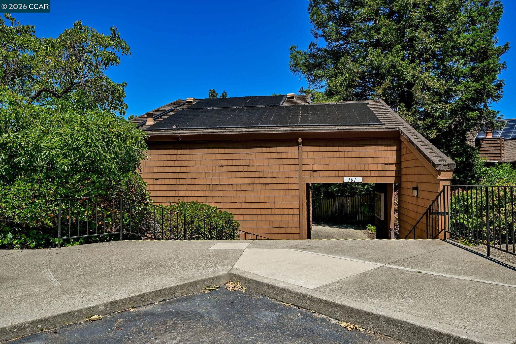 10 Swansea Ln