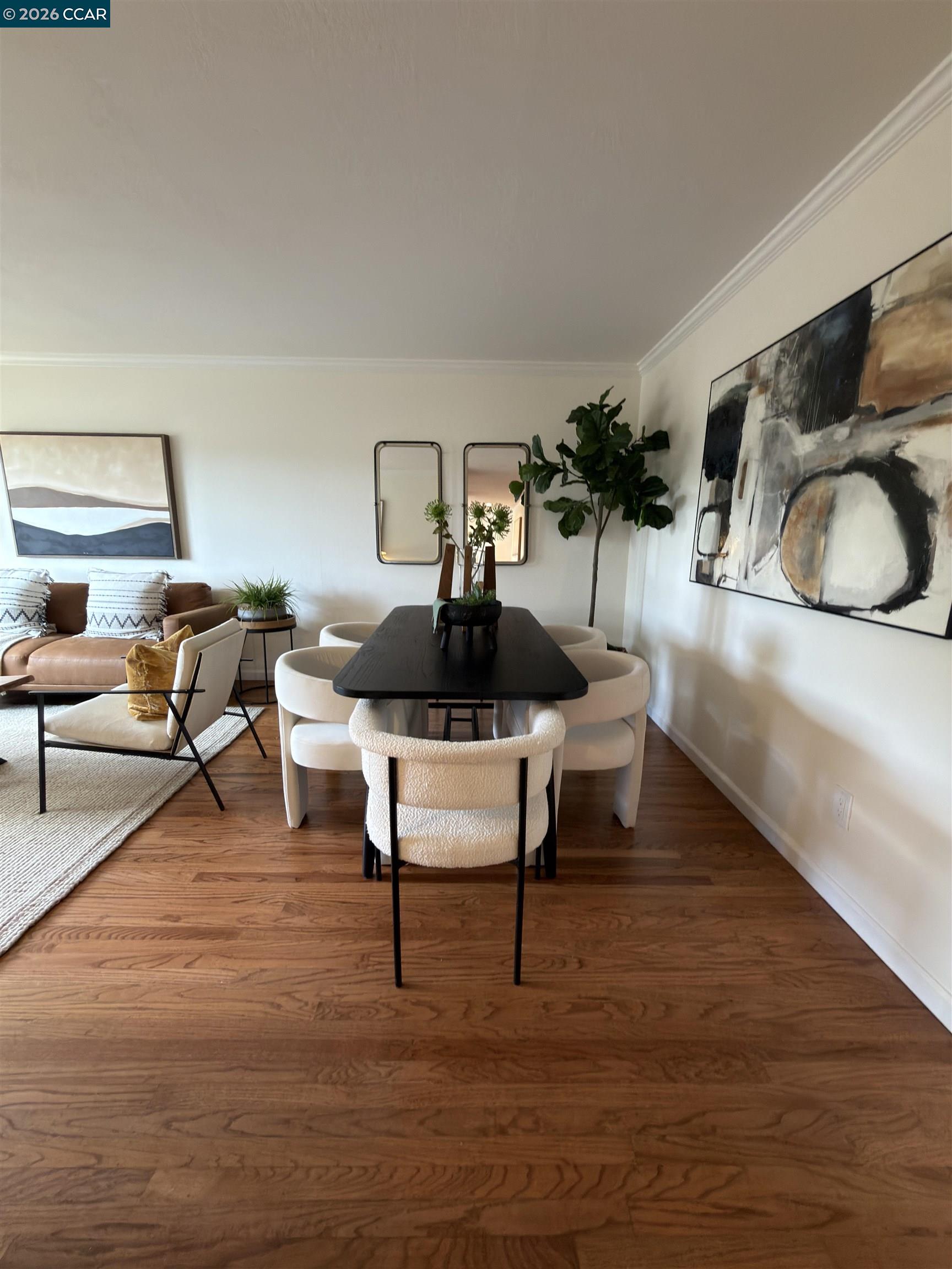 2290 La Mar Drive