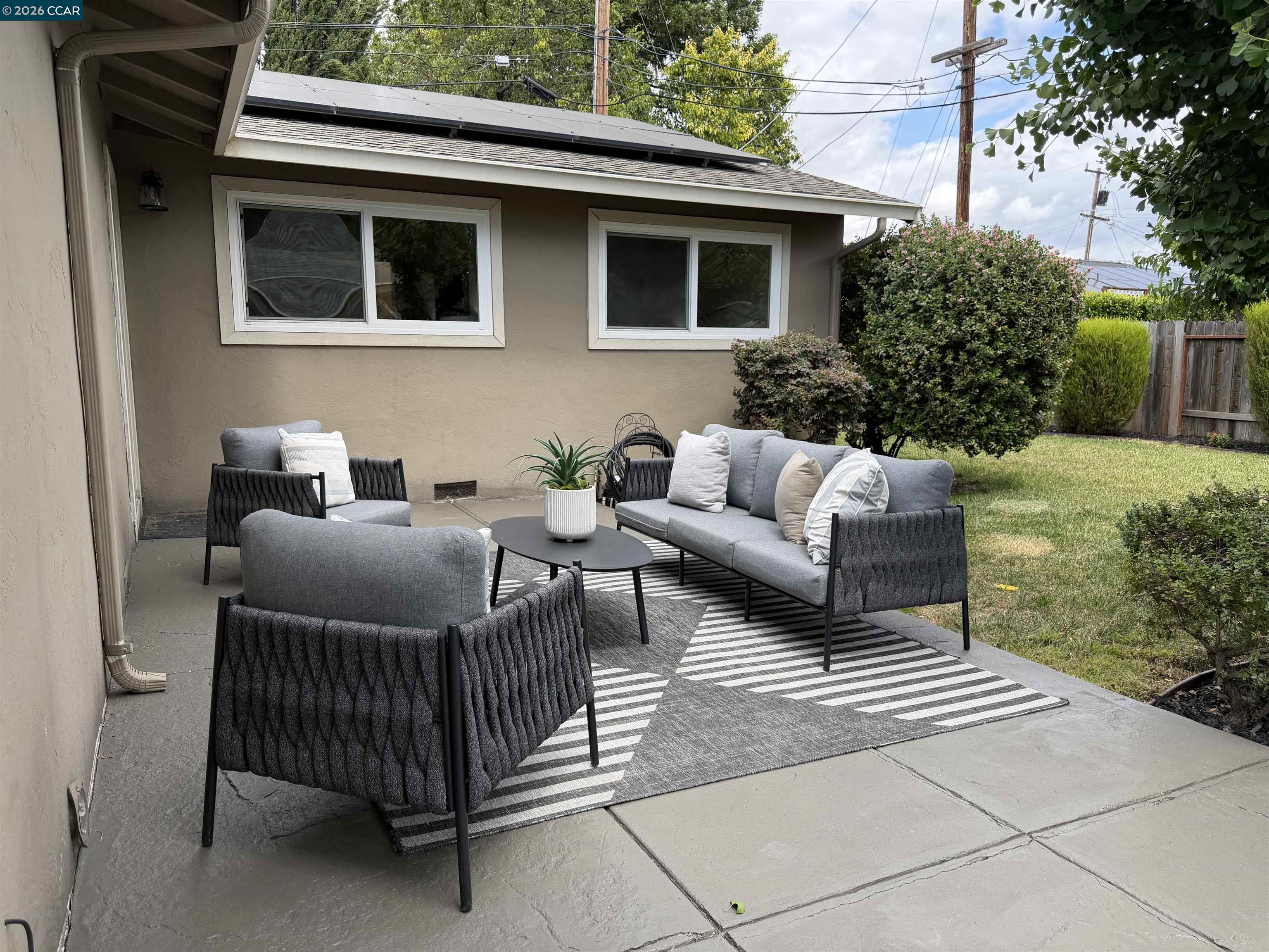 2290 La Mar Drive
