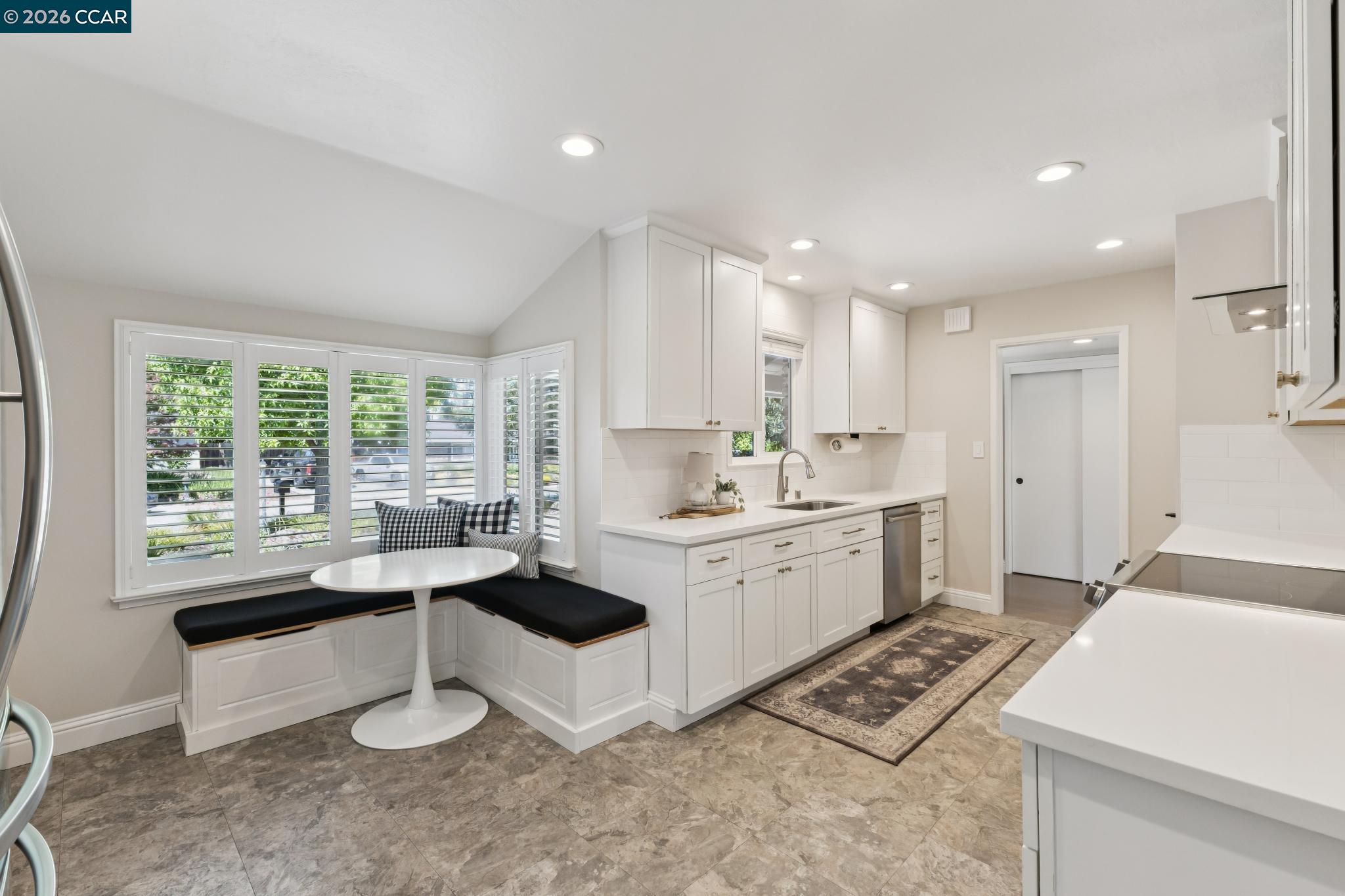 978 Kenston Dr