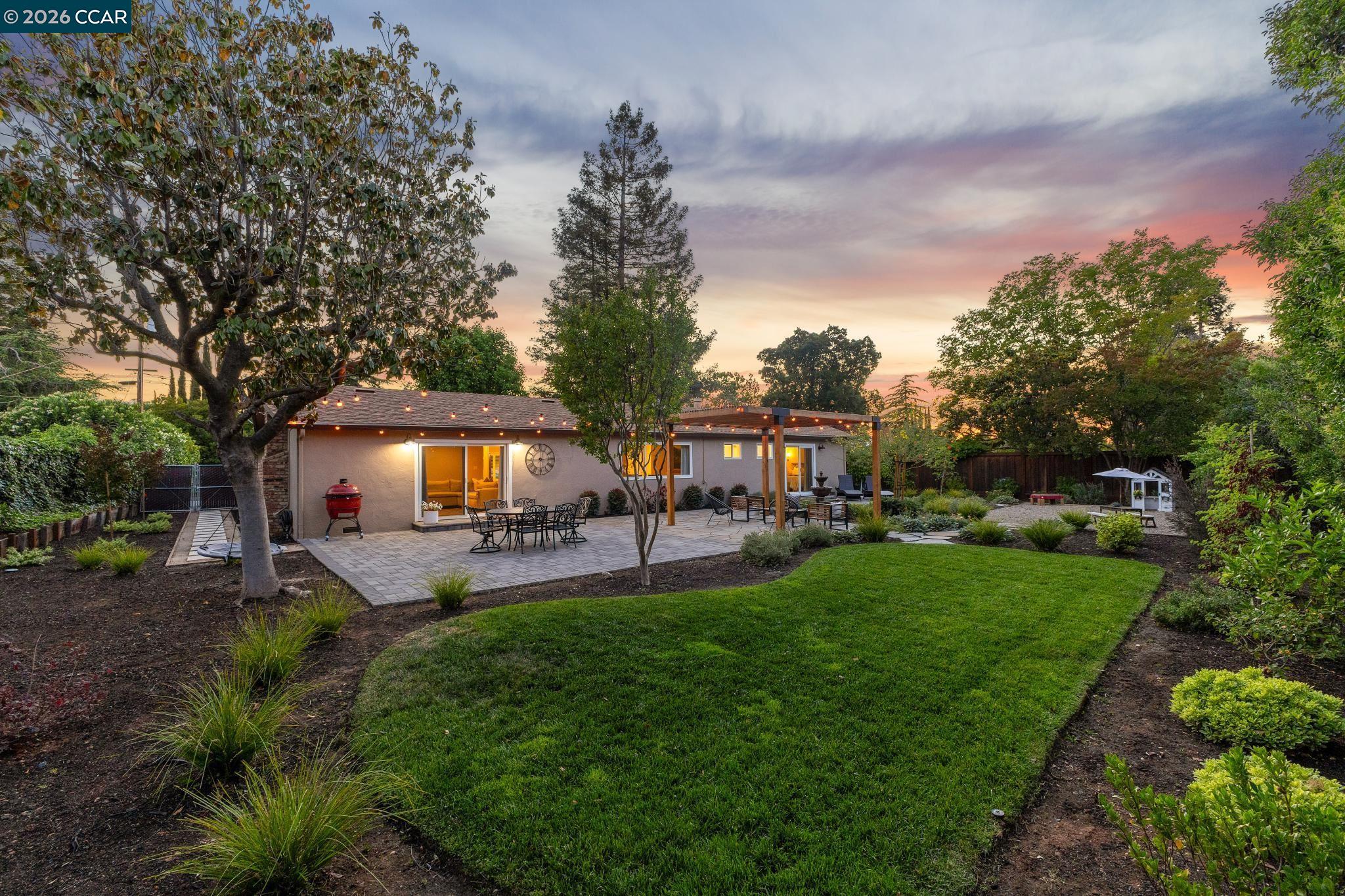 978 Kenston Dr