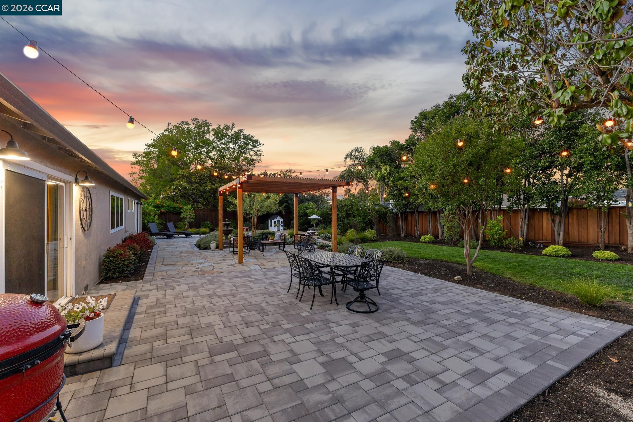 978 Kenston Dr