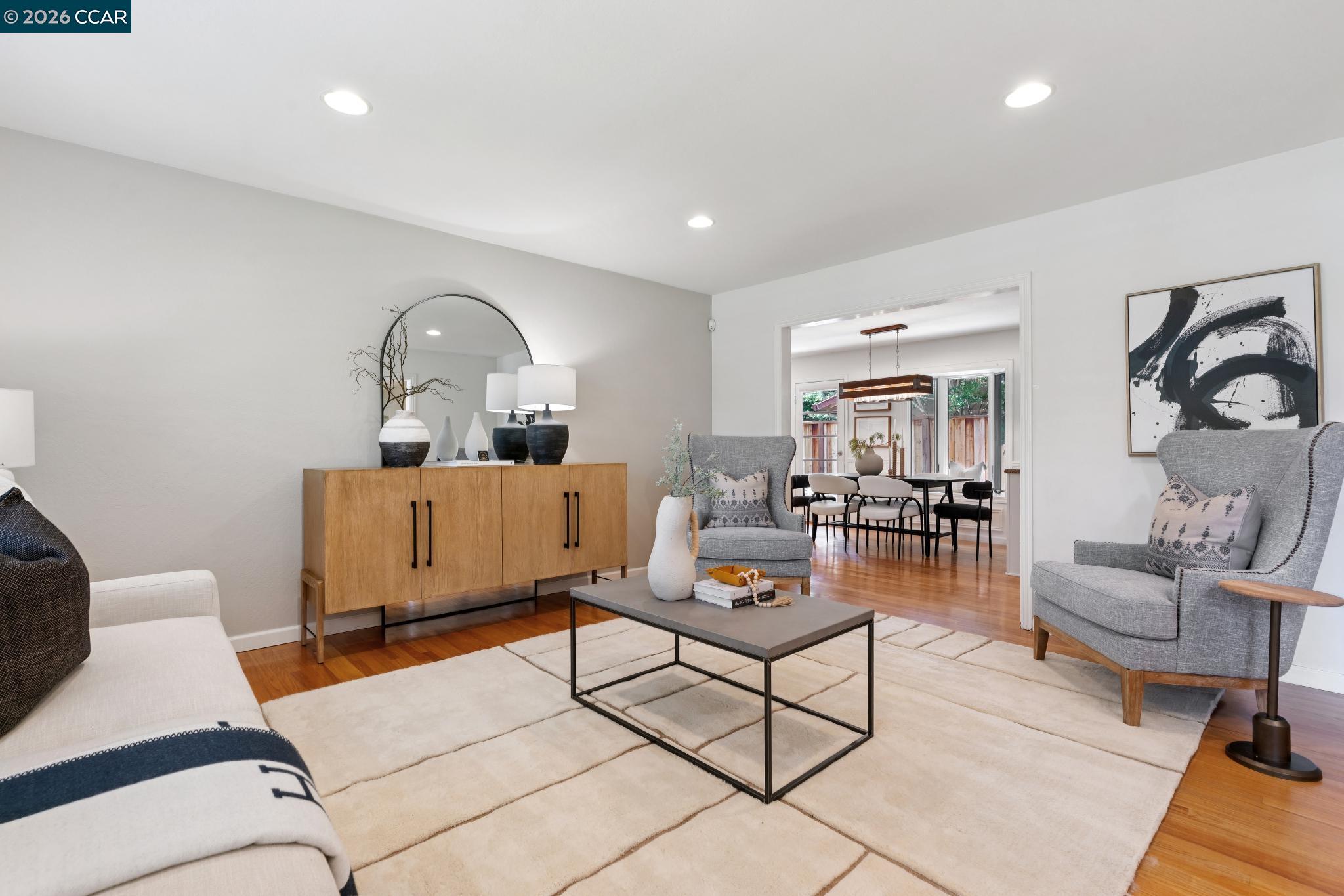 962 Oasis Dr