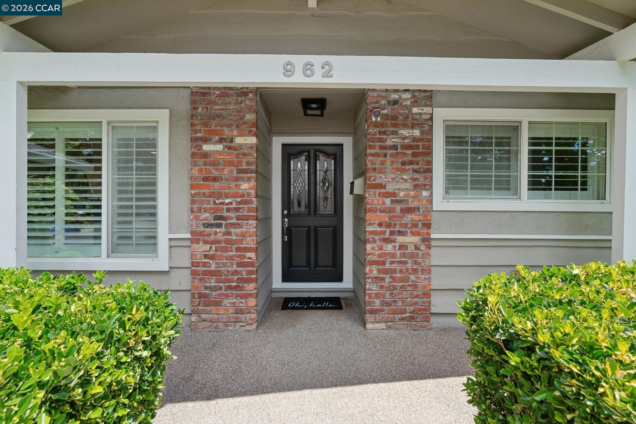962 Oasis Dr