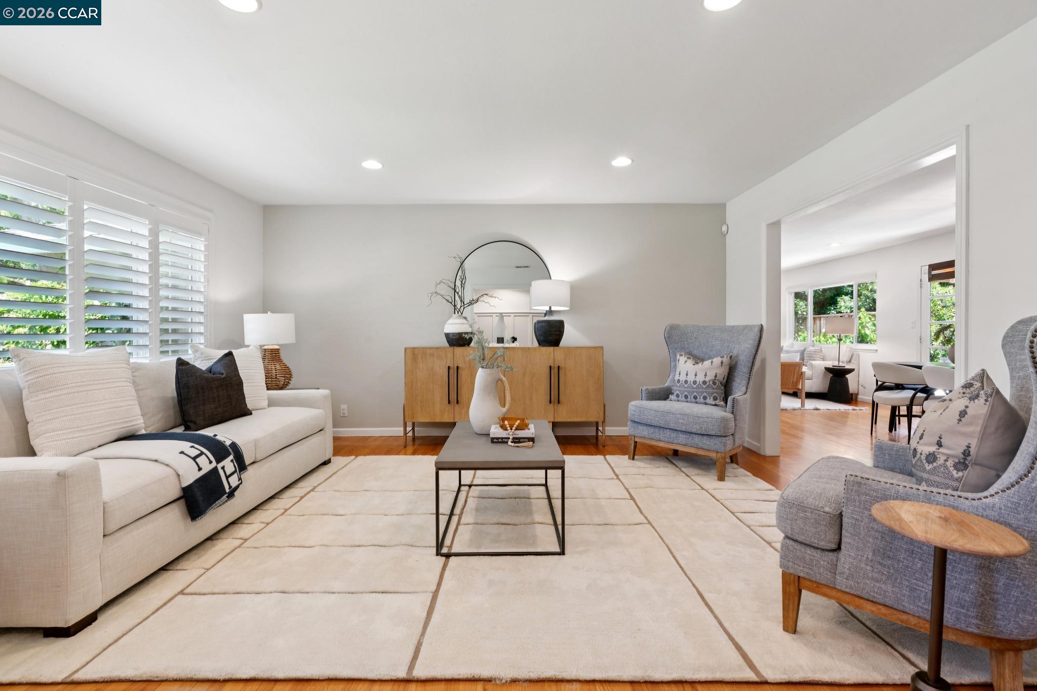 962 Oasis Dr