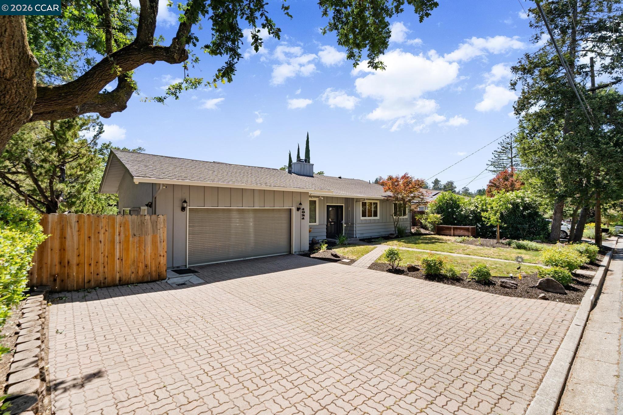 1021 Windsor Dr