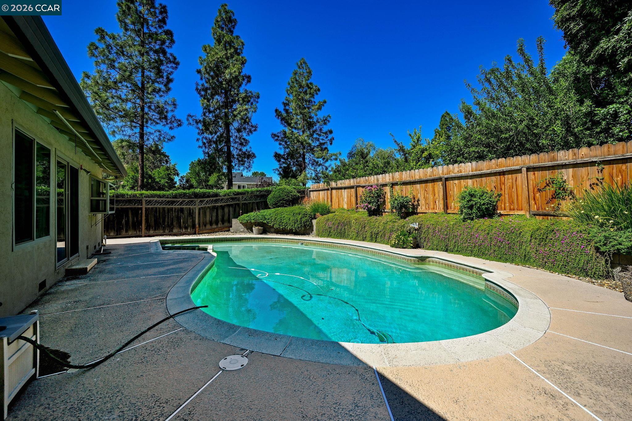 1284 Pinecrest Drive