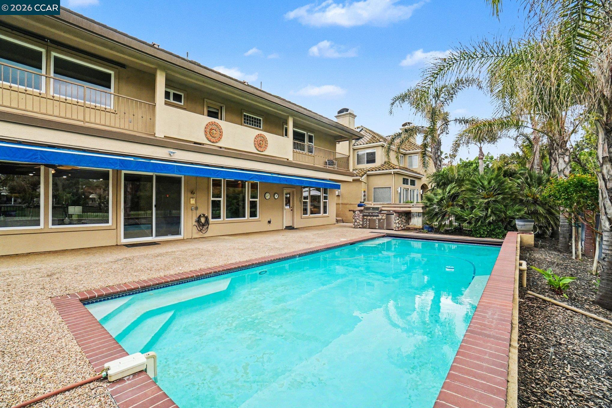 5666 Oakmont Ct