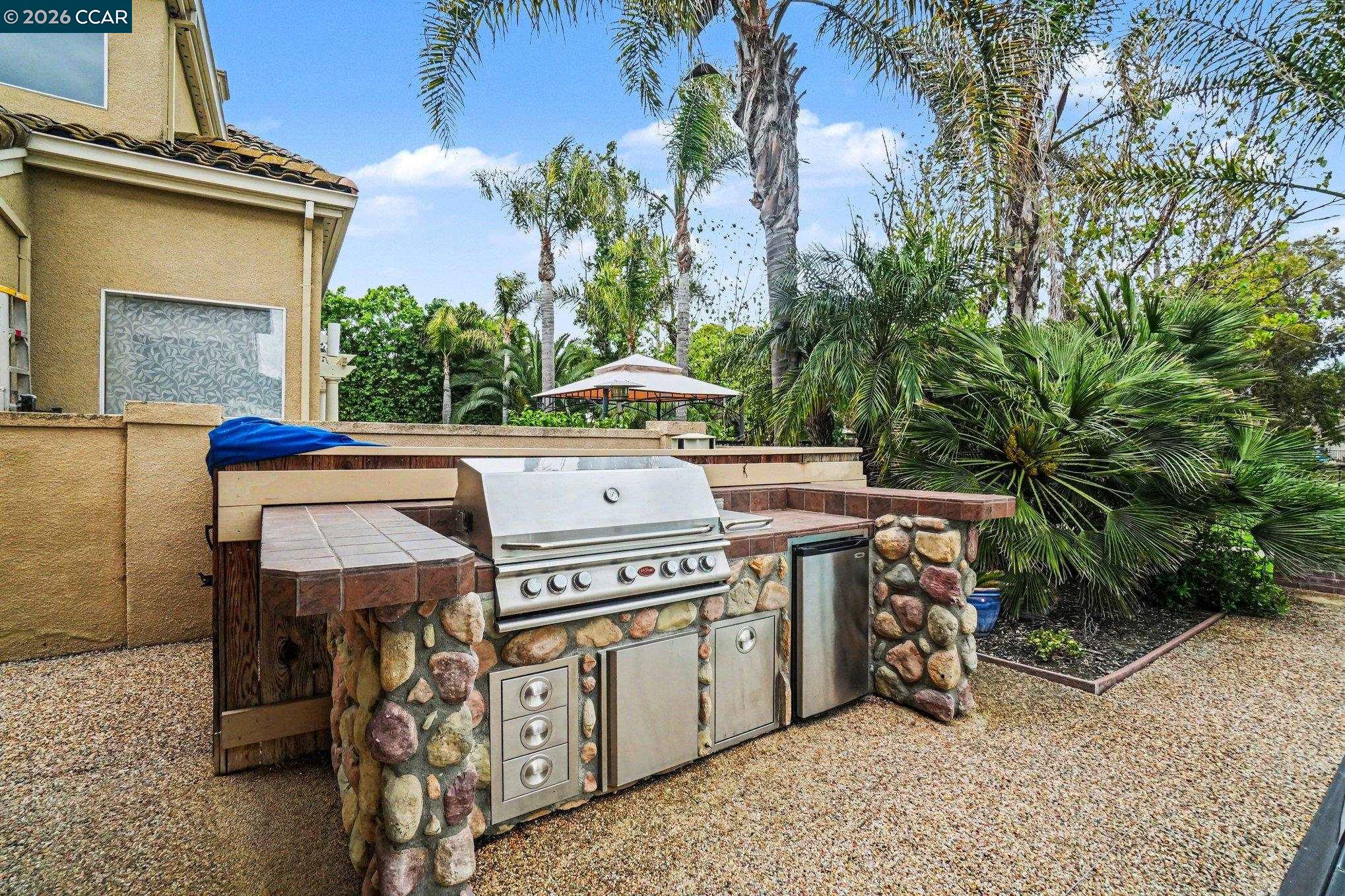 5666 Oakmont Ct