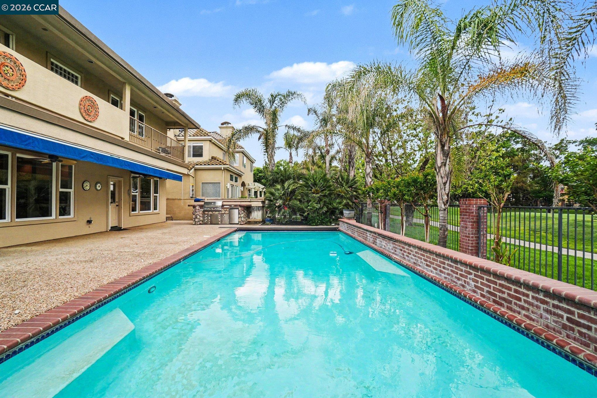 5666 Oakmont Ct