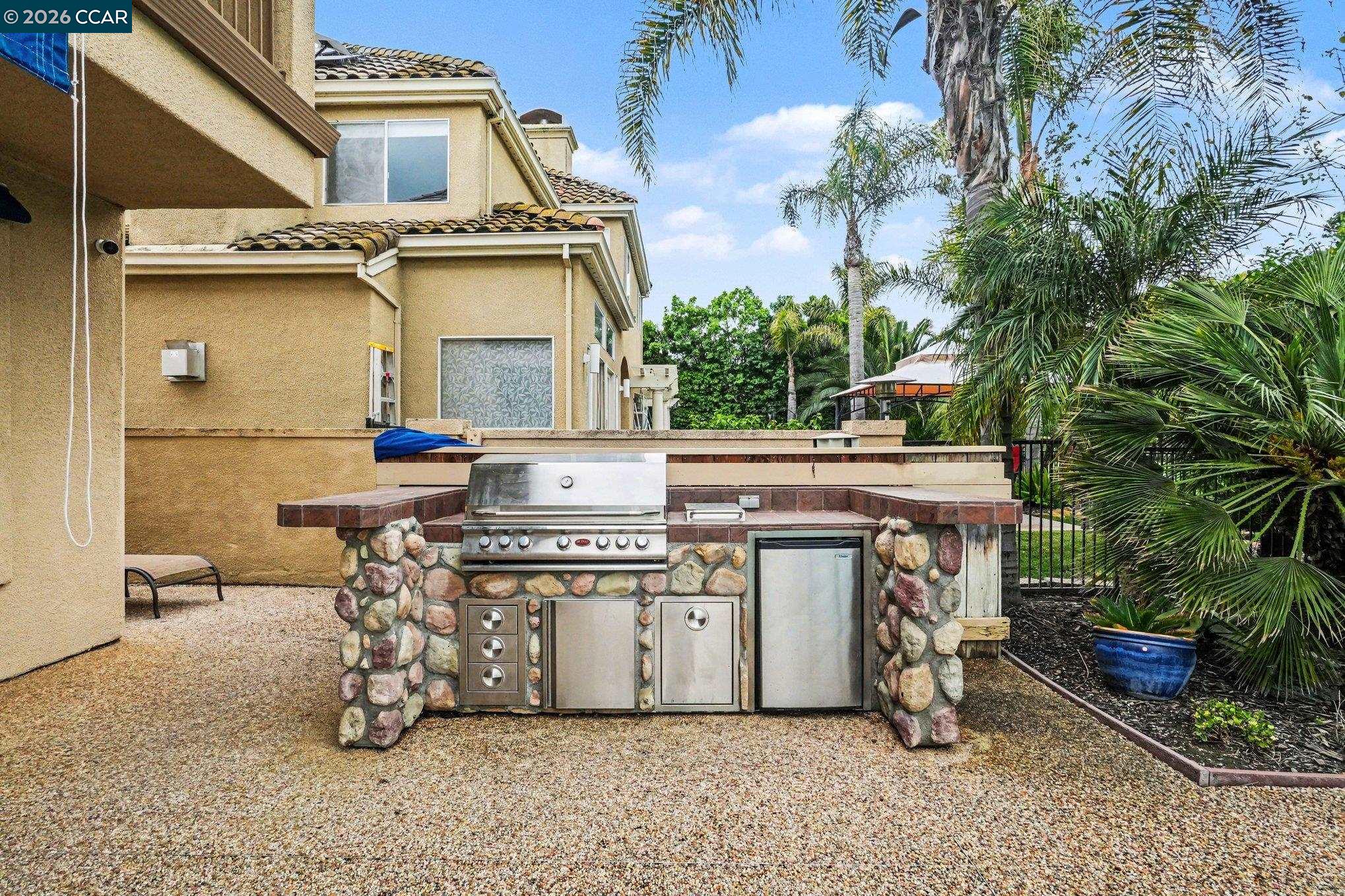 5666 Oakmont Ct
