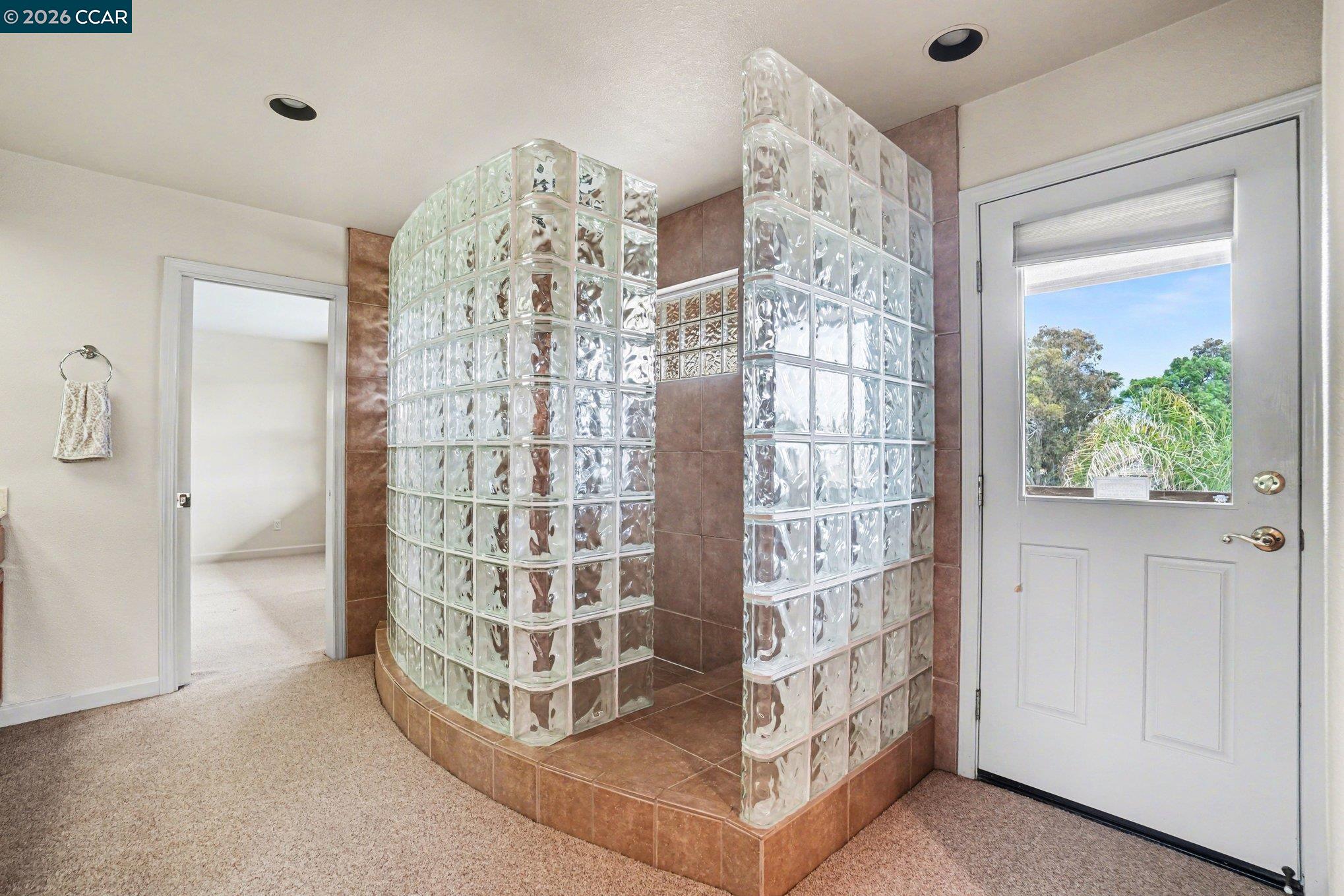 5666 Oakmont Ct