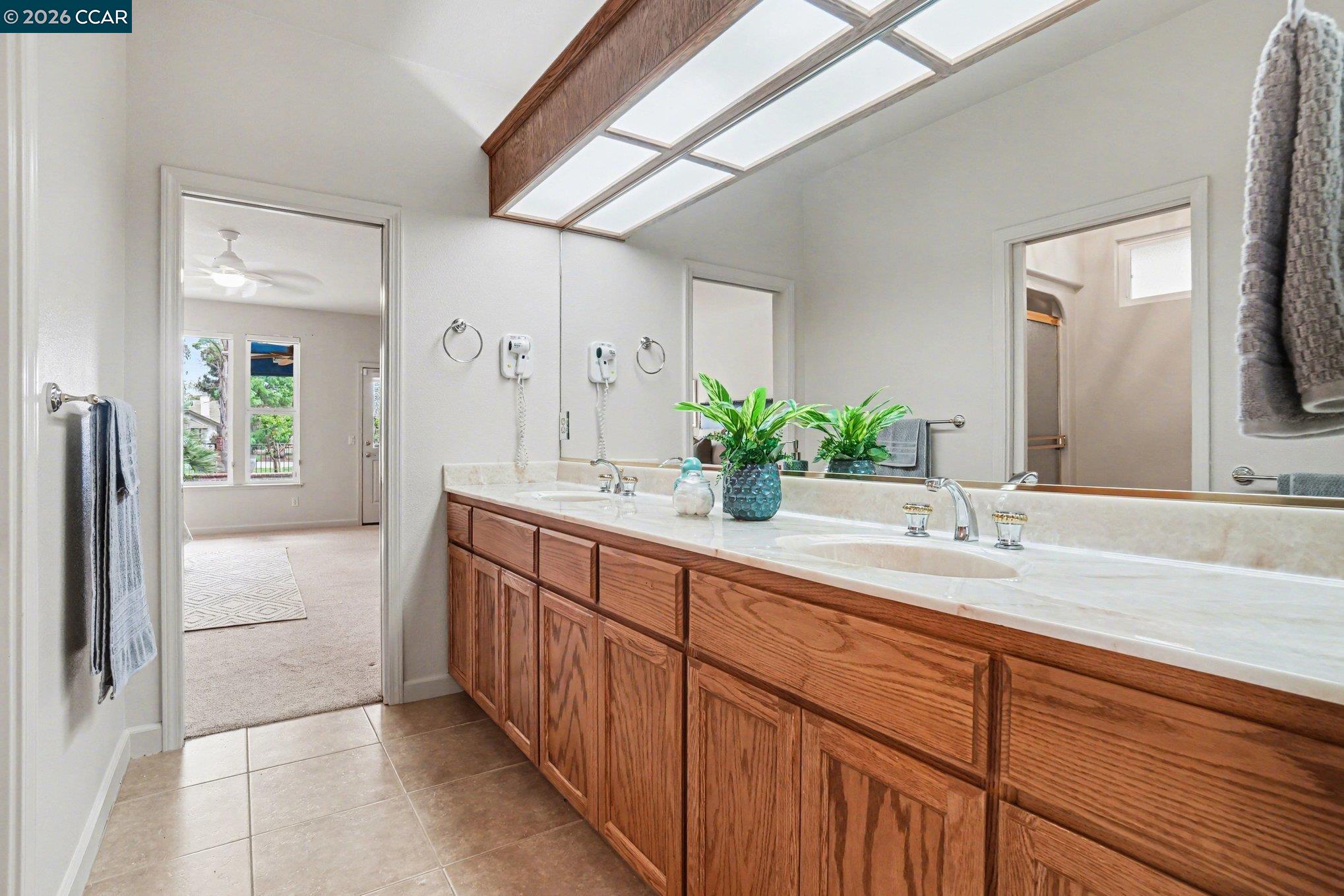 5666 Oakmont Ct