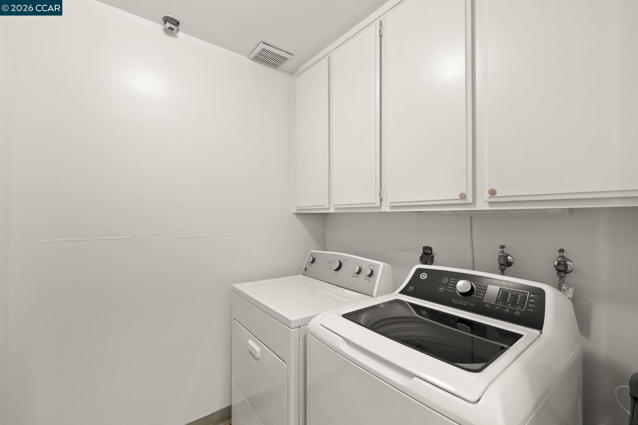 721 Black Point Pl