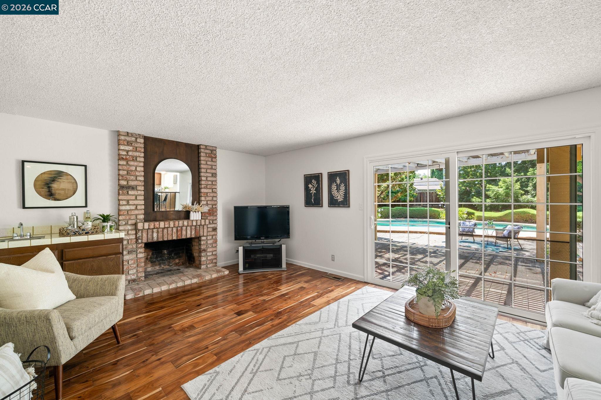 721 Black Point Pl