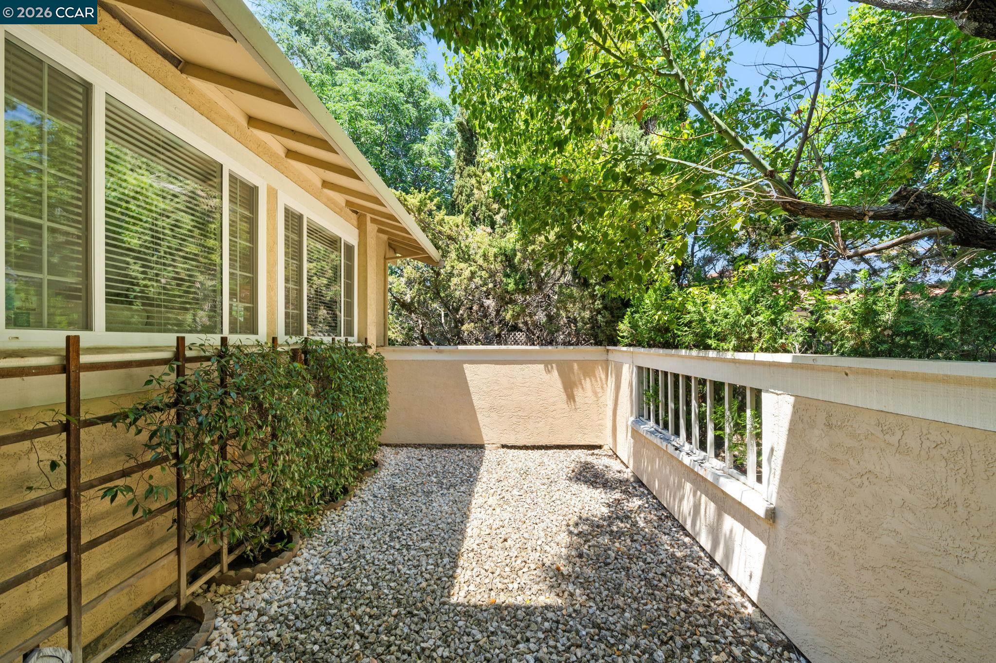 721 Black Point Pl