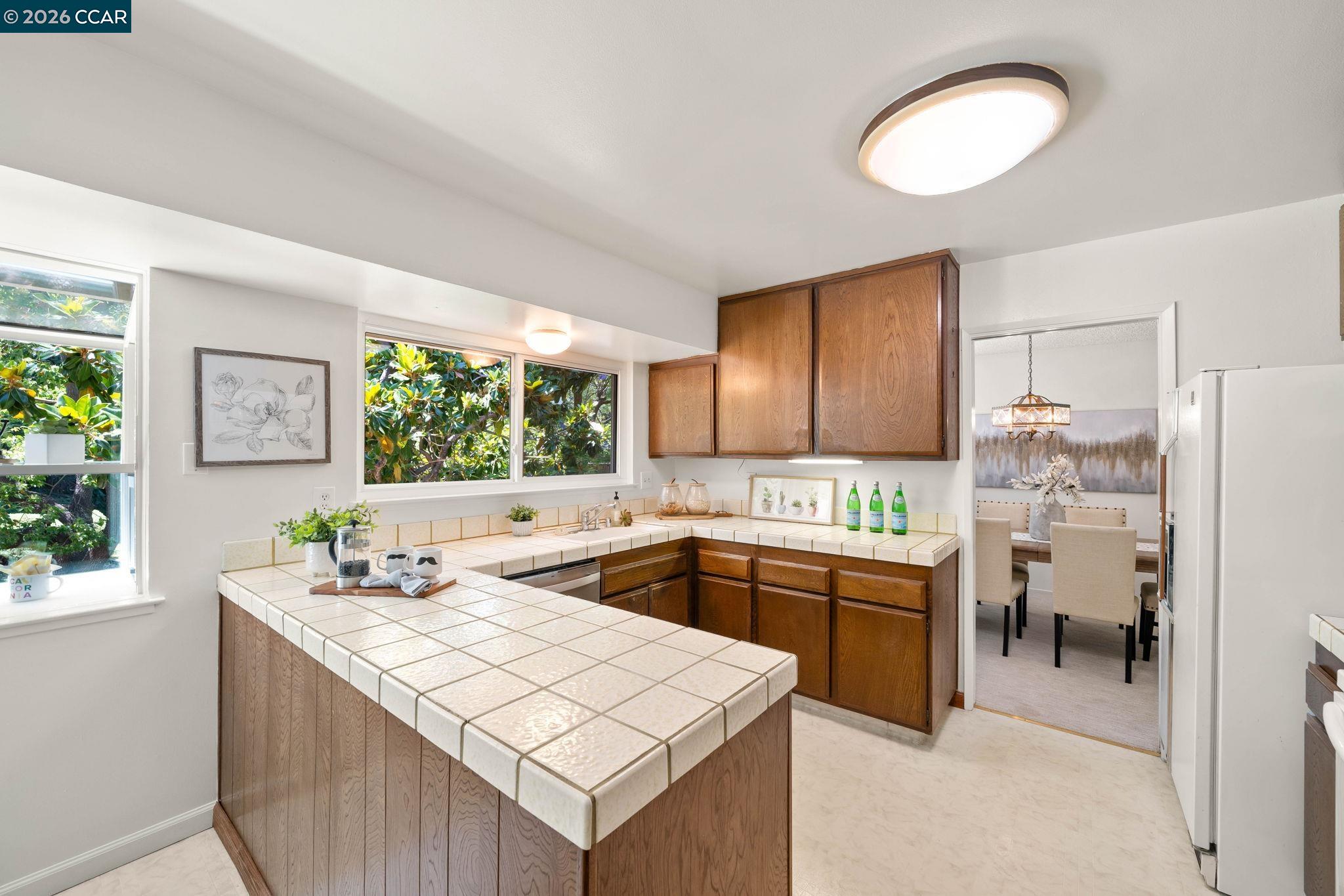 721 Black Point Pl