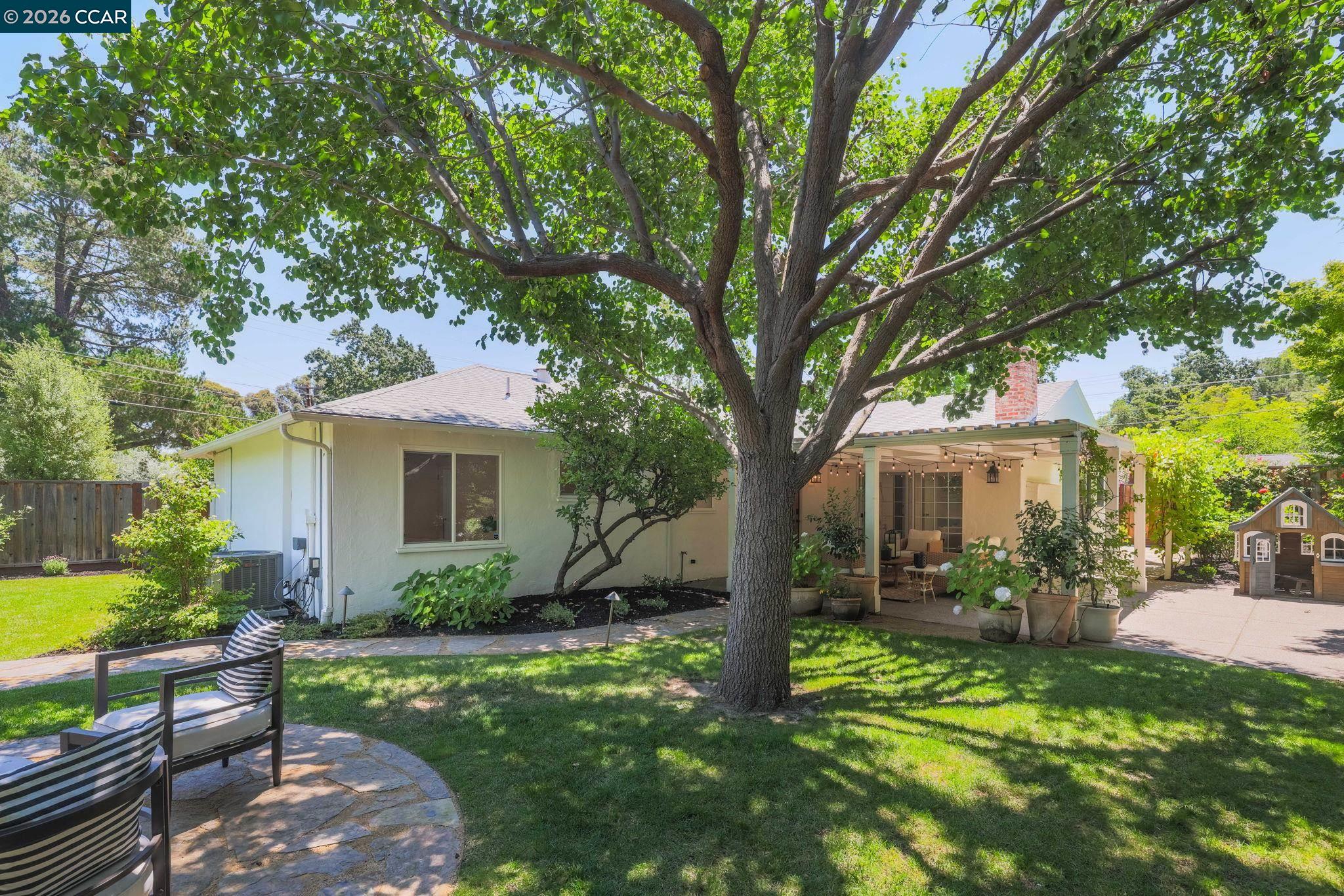 61 Carlos Ct