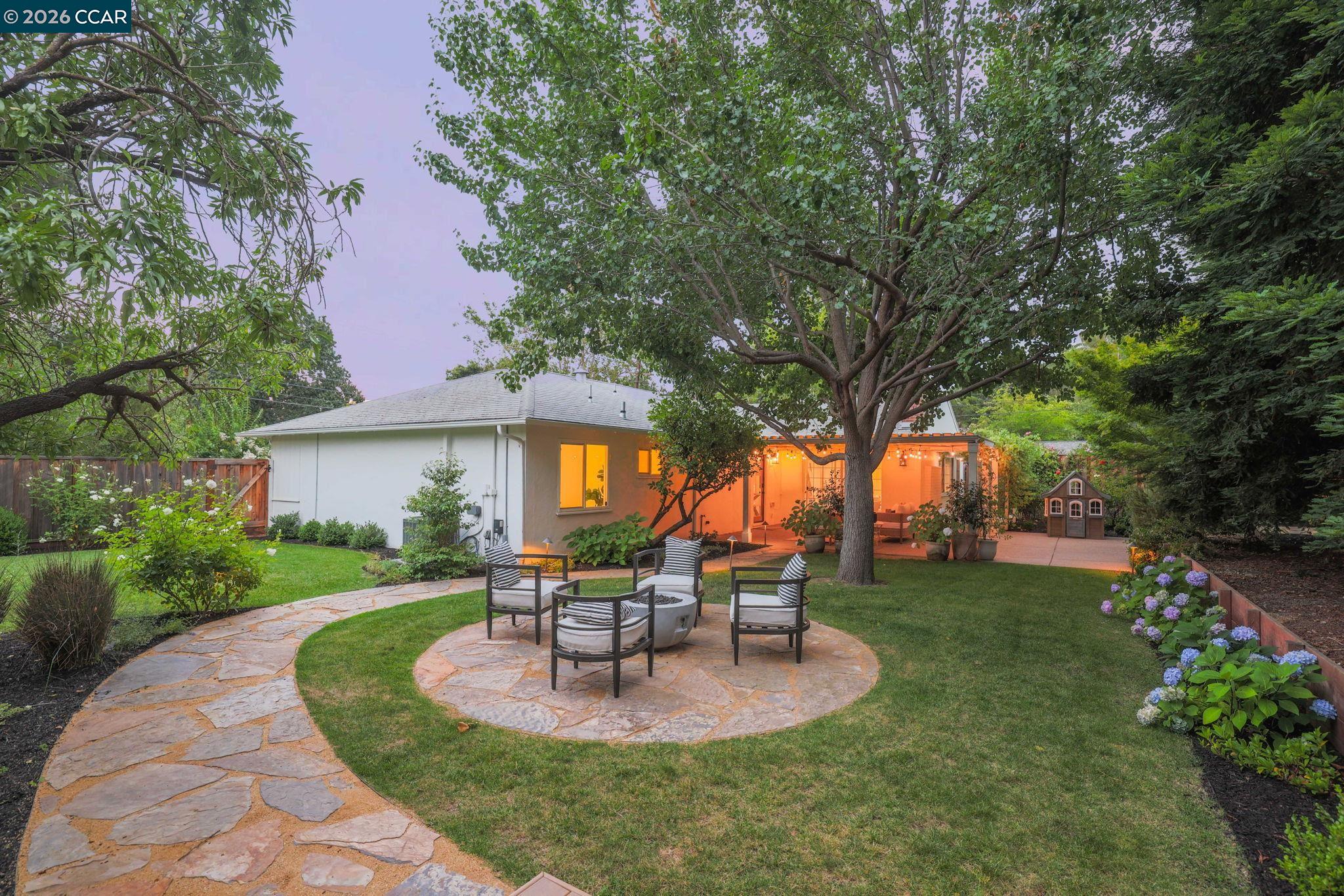 61 Carlos Ct