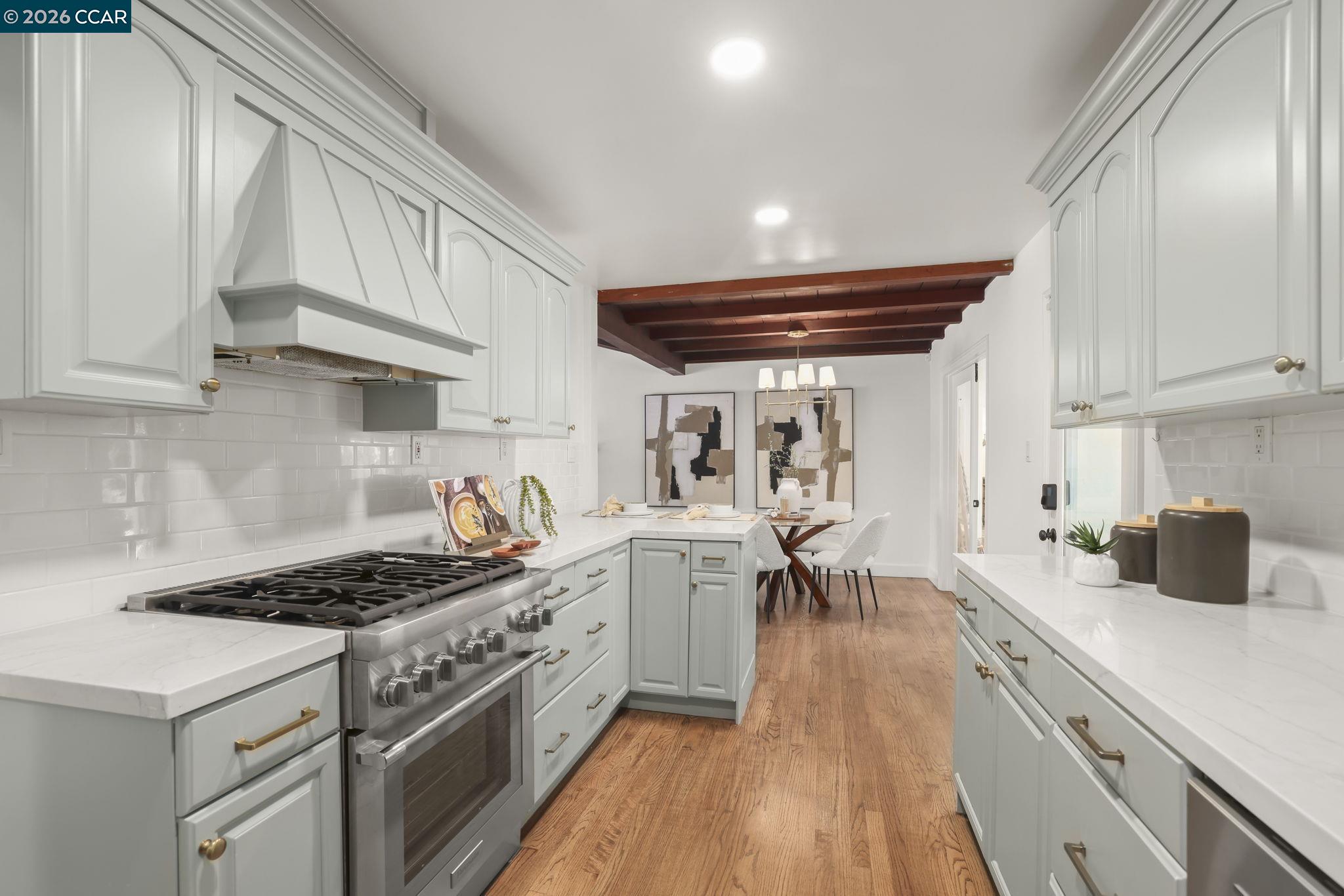 61 Carlos Ct