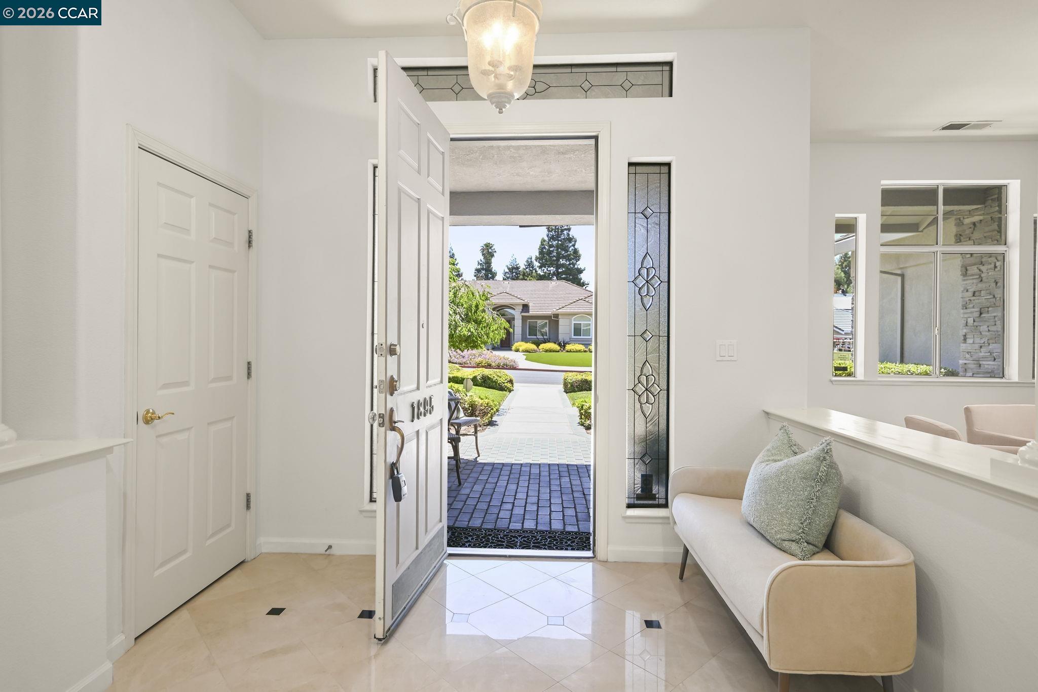 1895 Renee Way