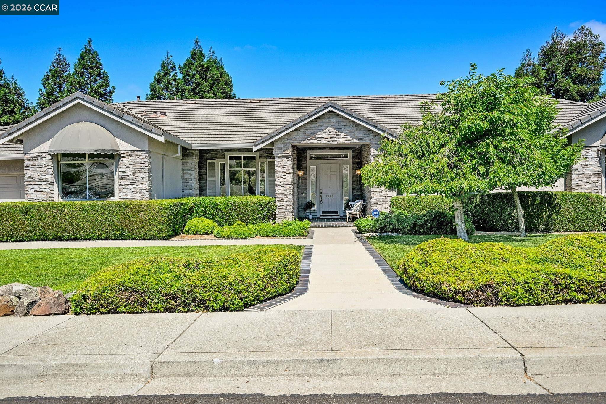 1895 Renee Way