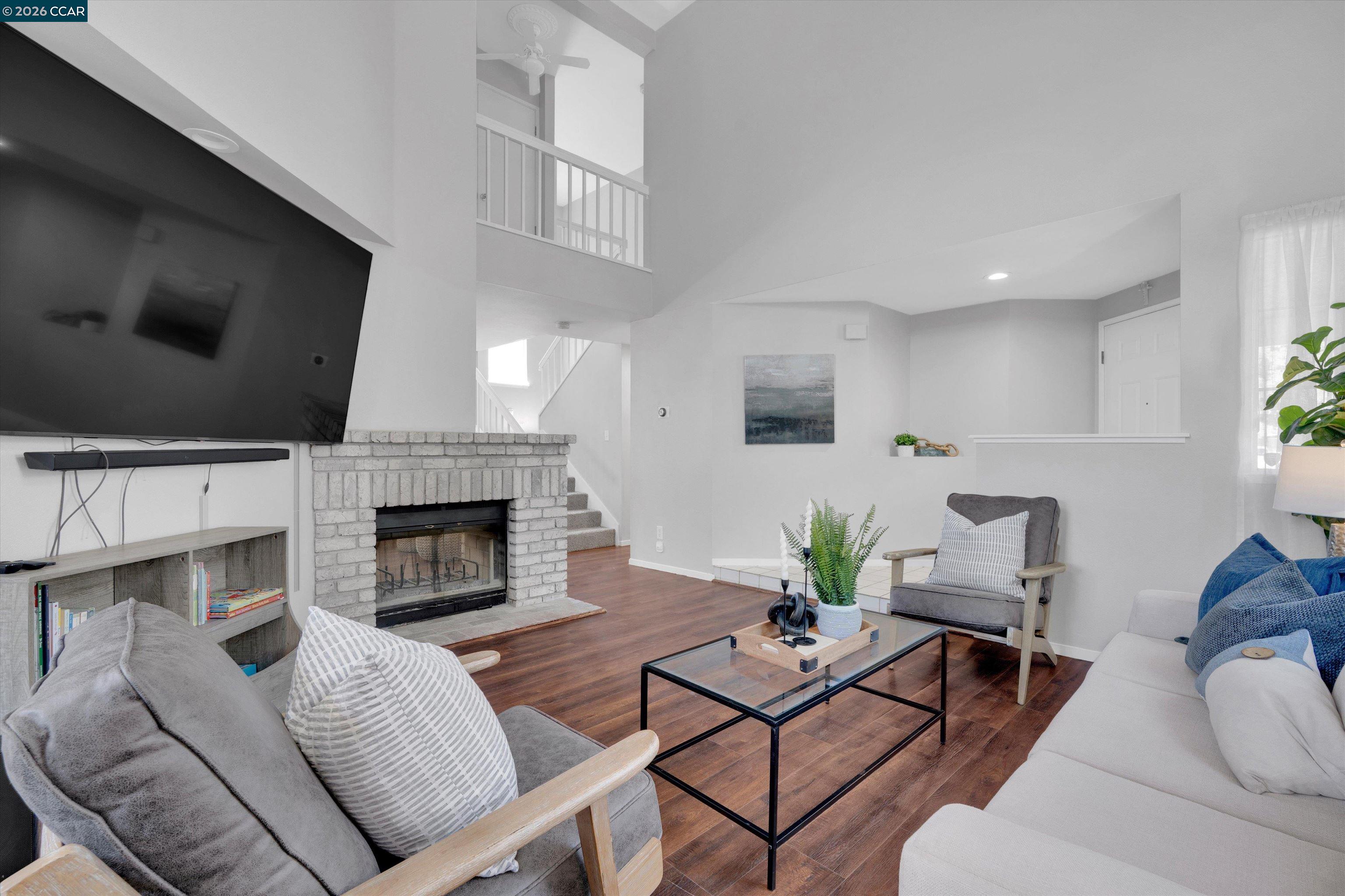 400 Devon Ct