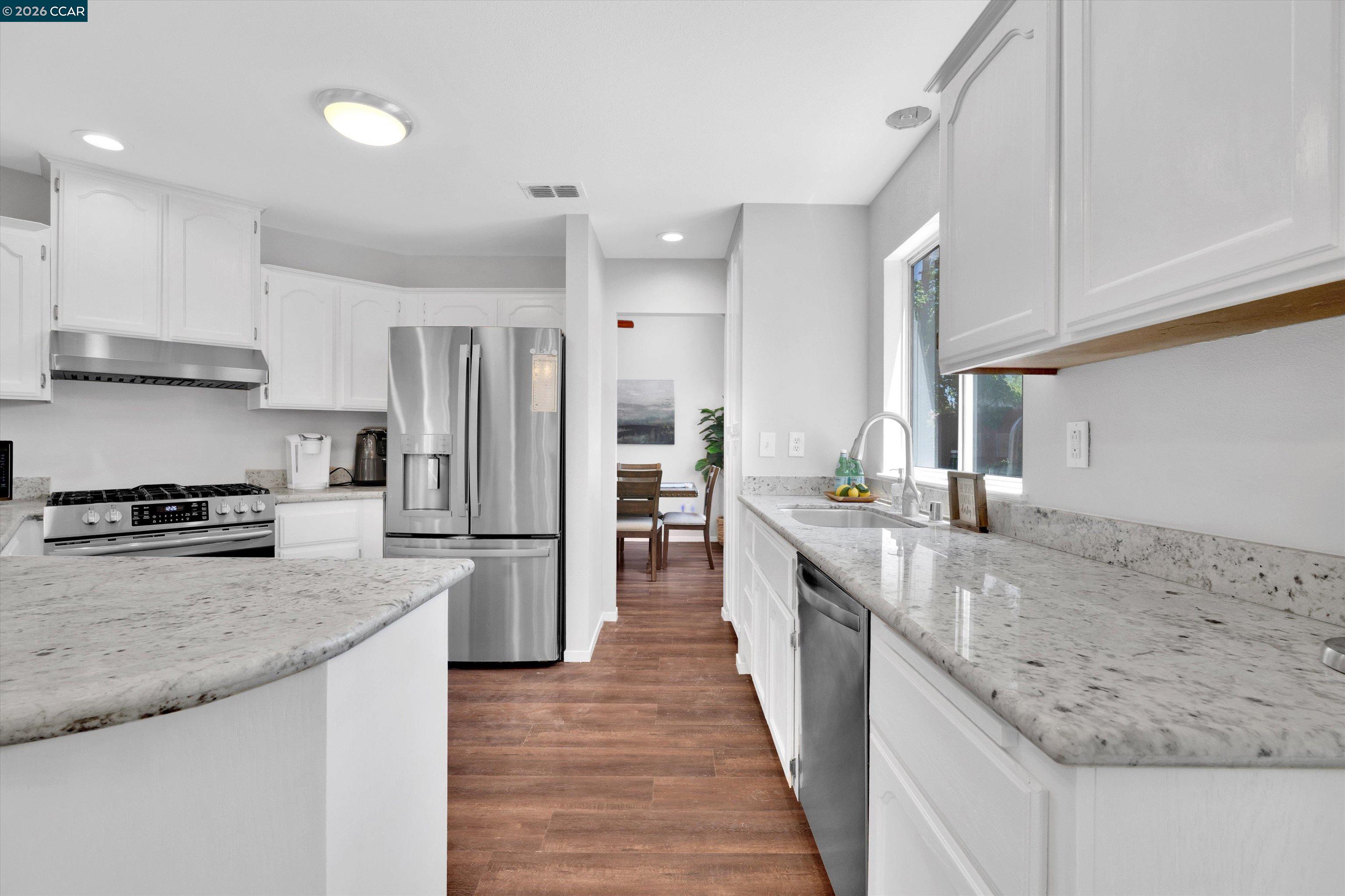 400 Devon Ct
