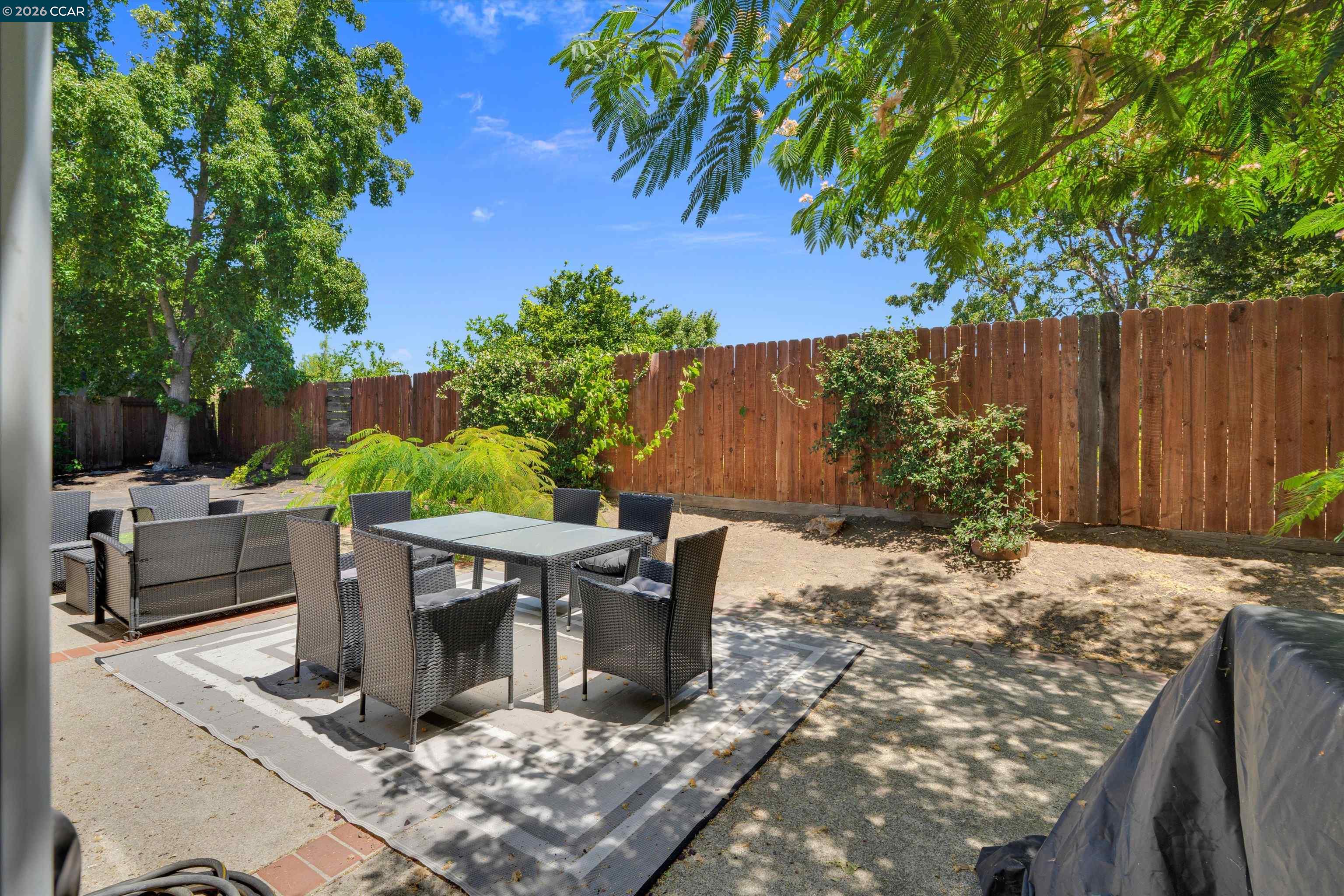 400 Devon Ct
