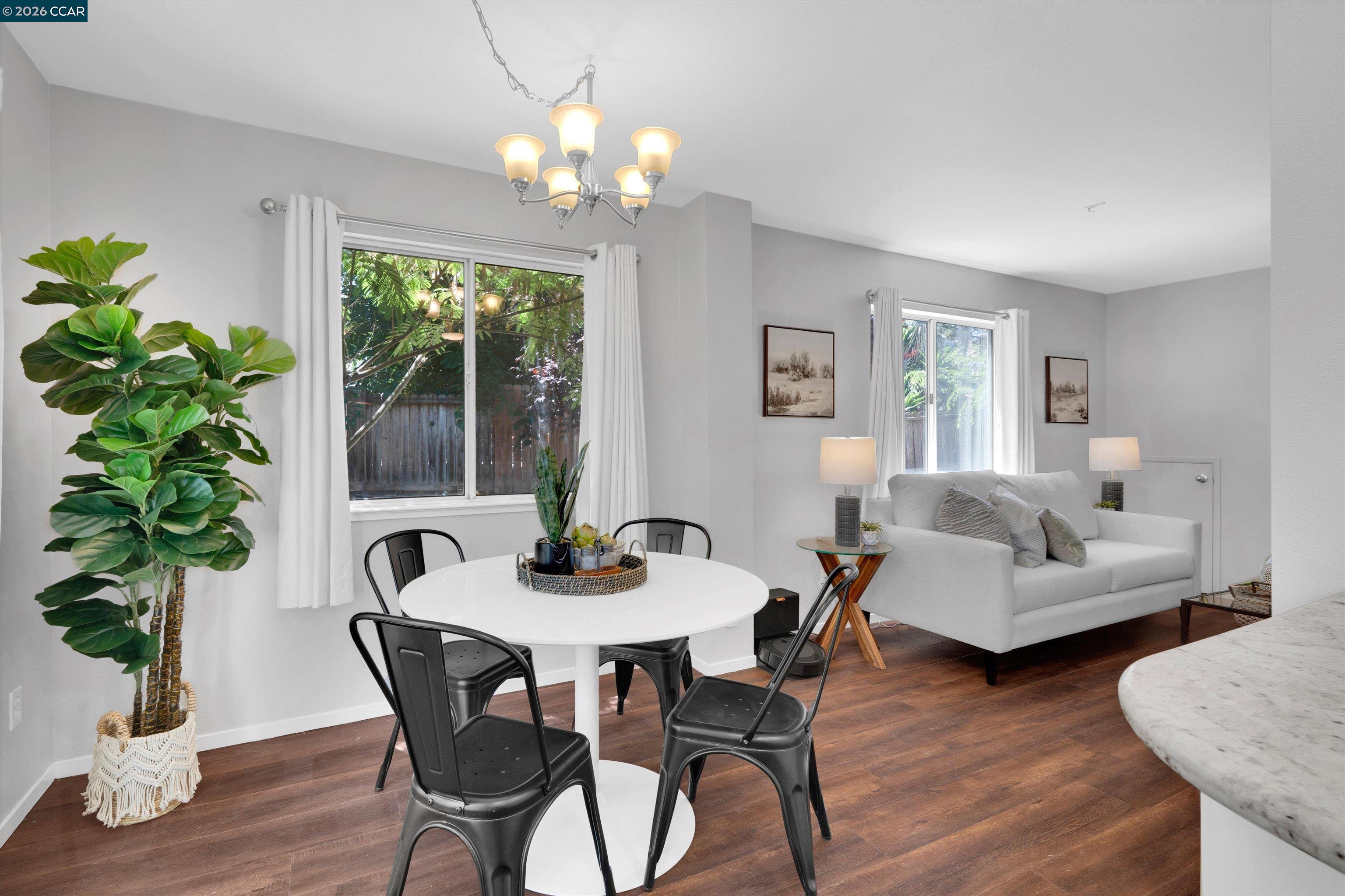 400 Devon Ct