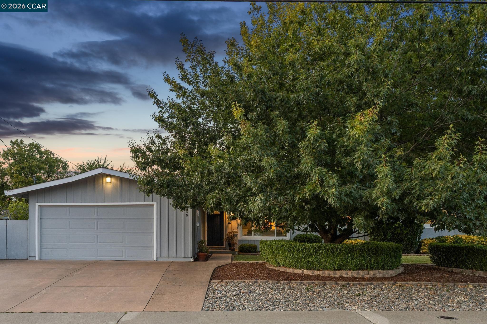 4319 Pembroke Dr