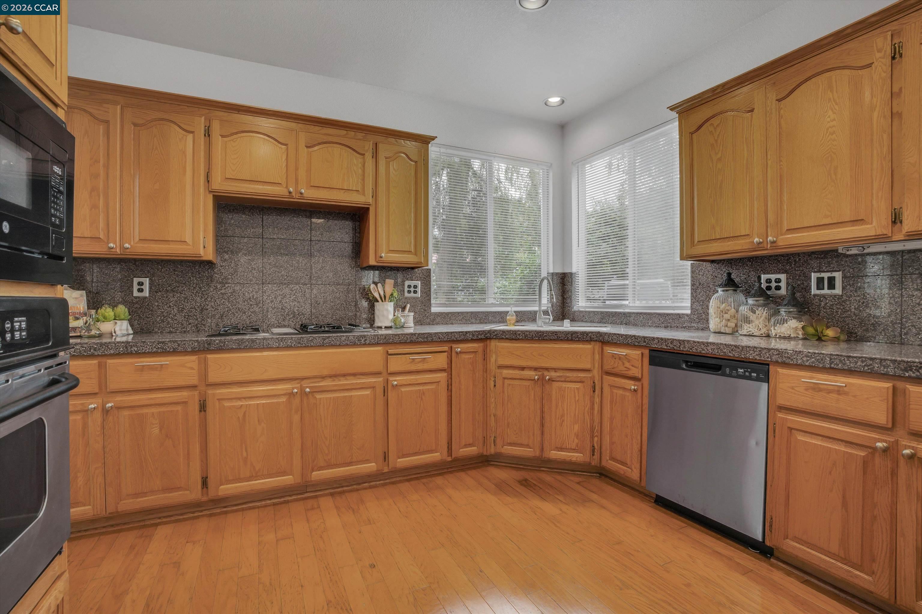 1932 Medicine Mountain Ct