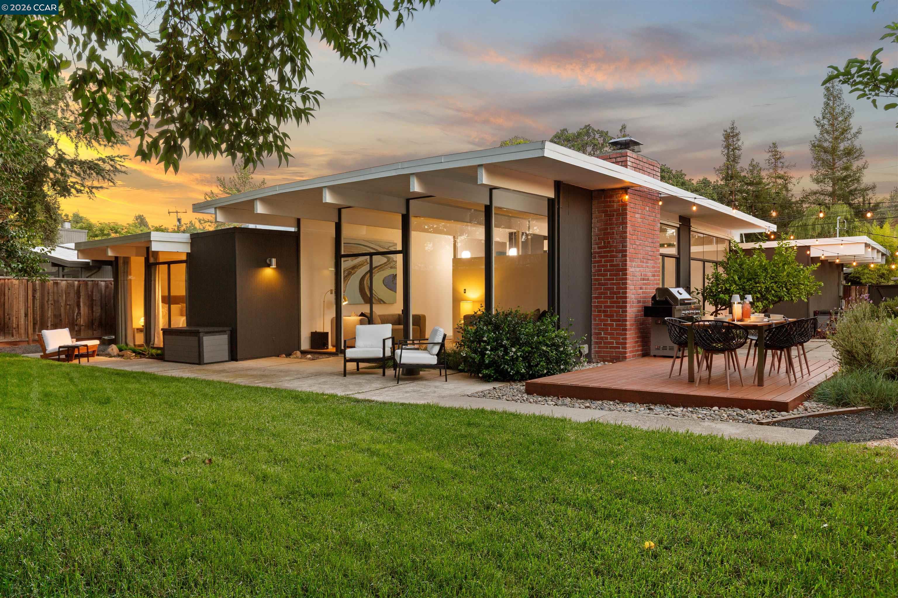 230 Santa Fe Dr