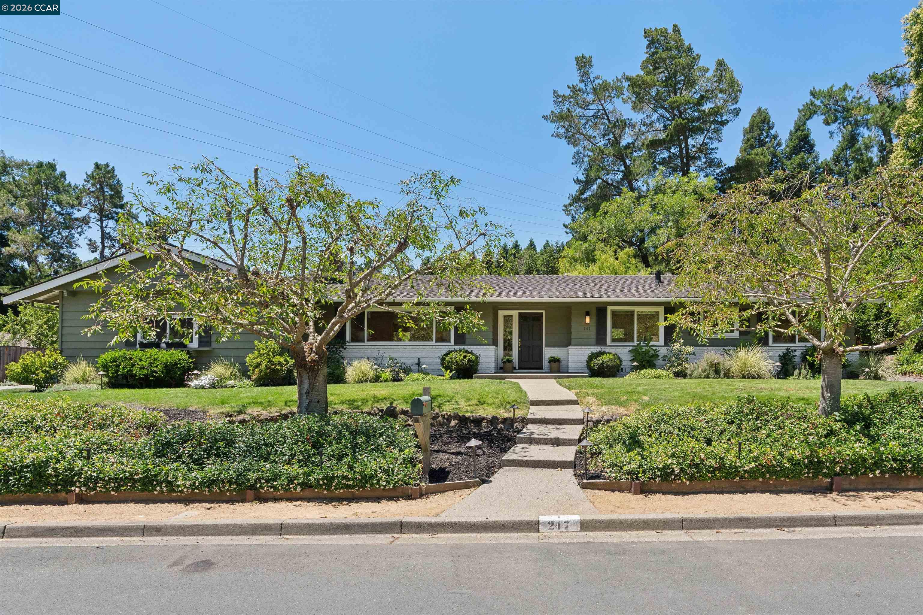 247 Corliss Dr