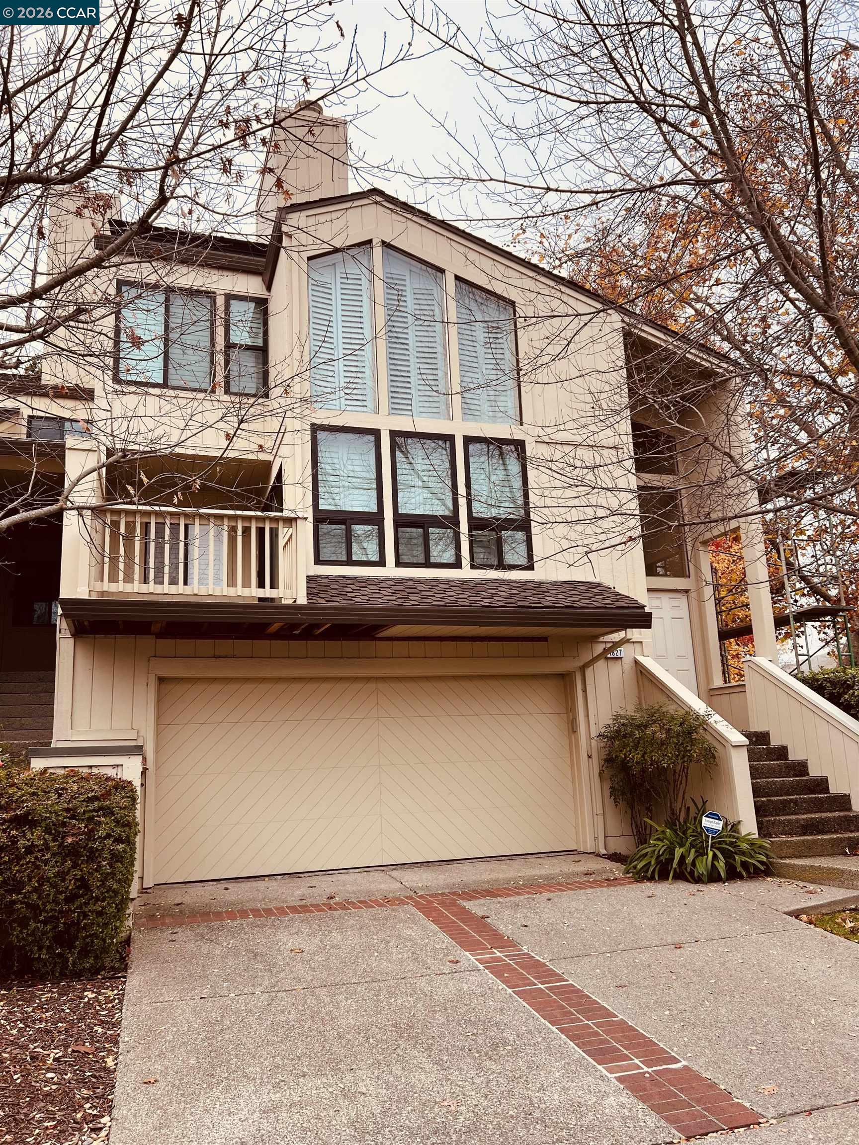 1827 Lamplight Court