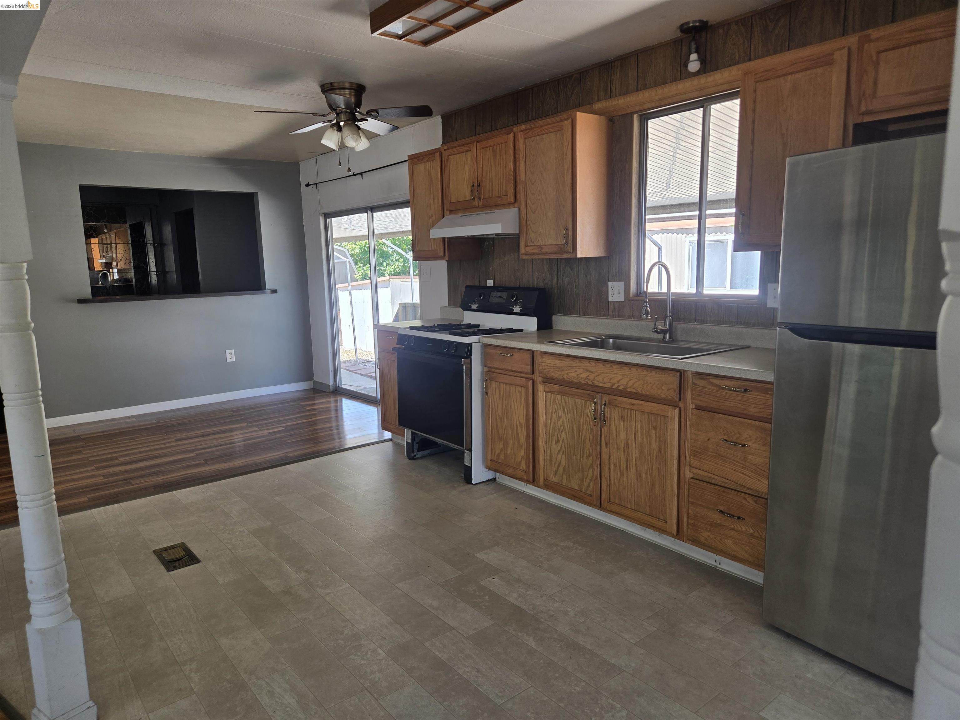3301 Buchanan # 102