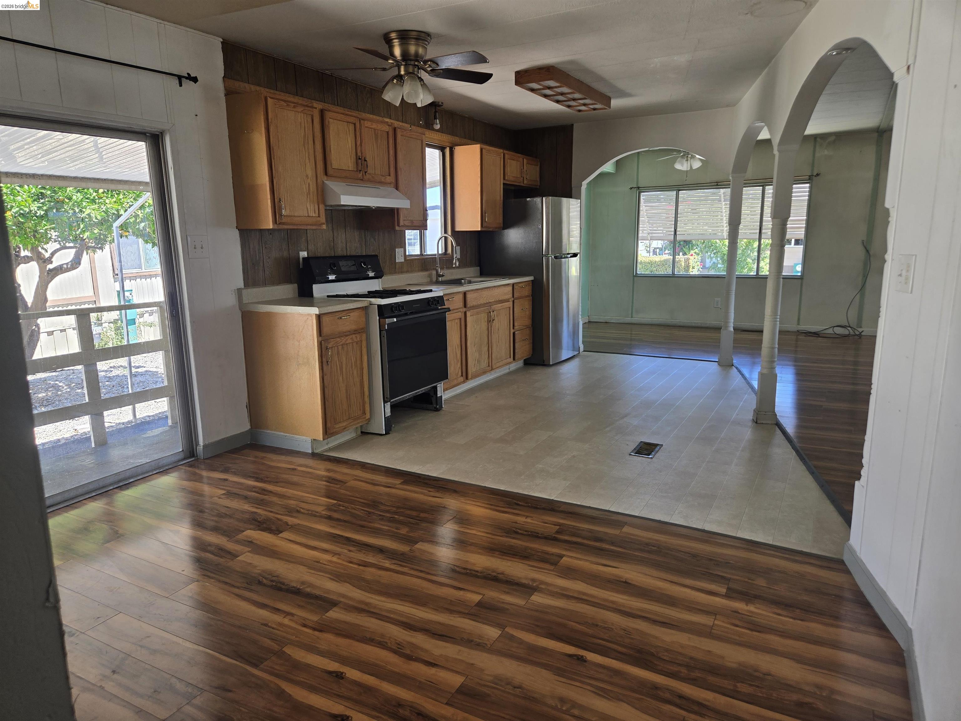 3301 Buchanan # 102