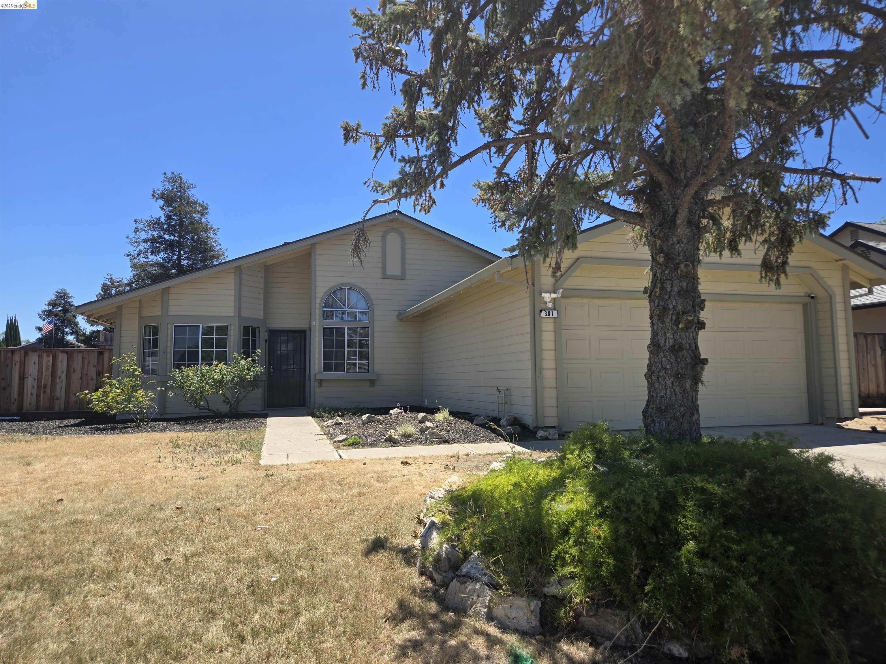 301 Maude Ct