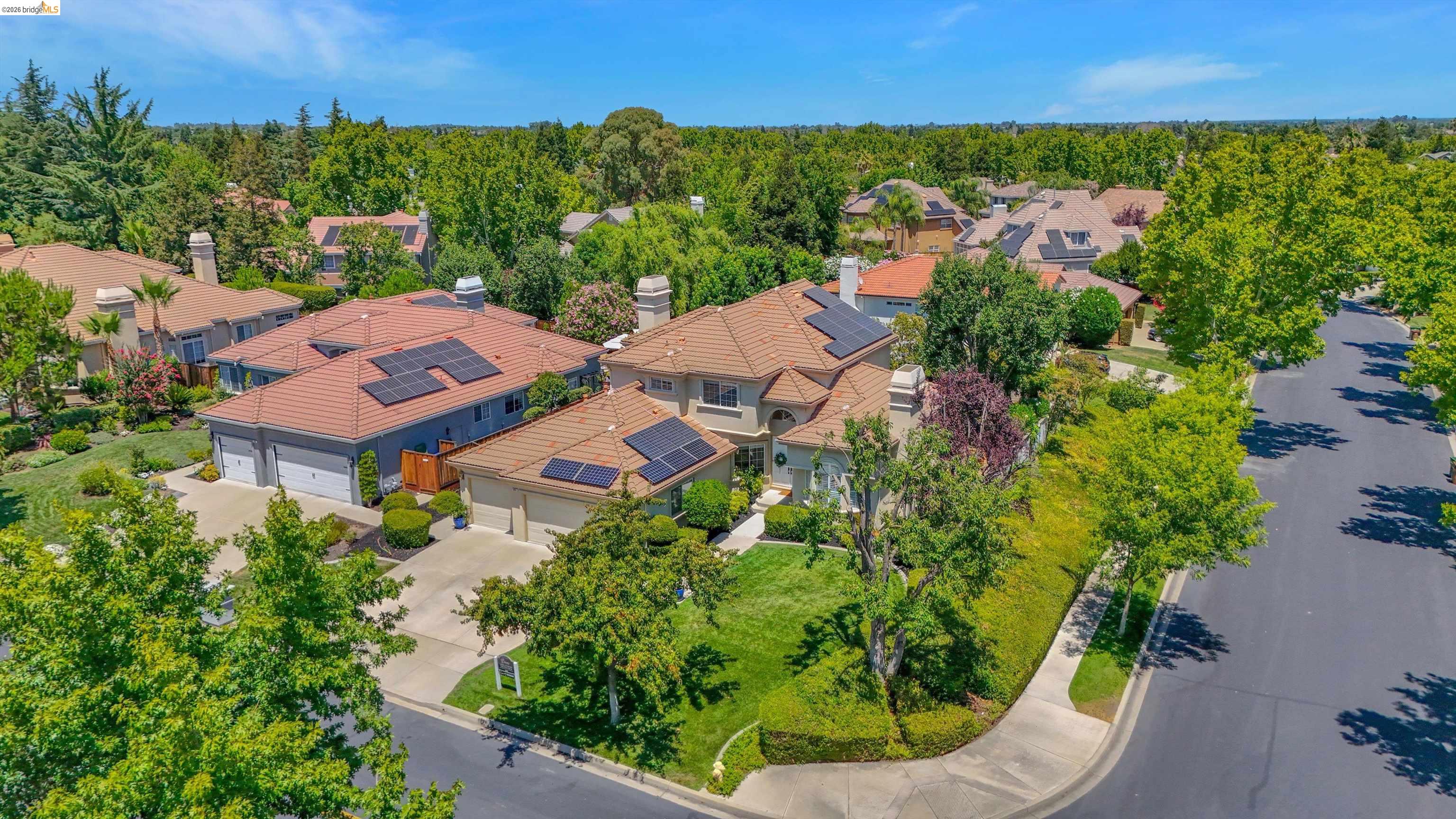 805 Devonshire Loop