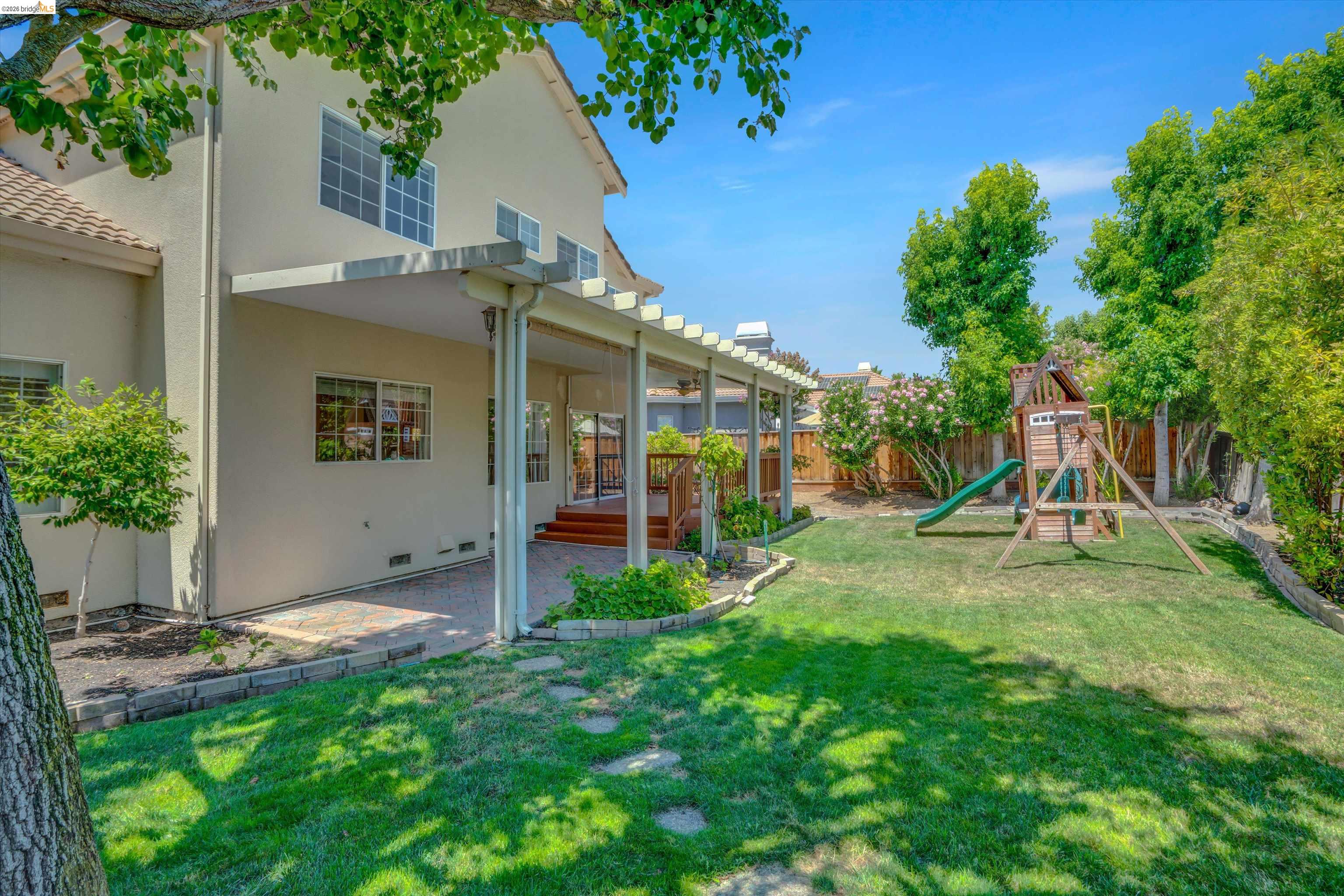 805 Devonshire Loop