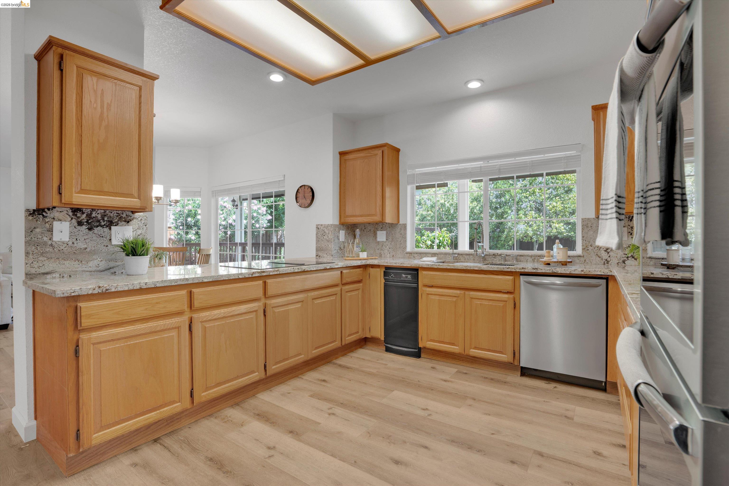 805 Devonshire Loop