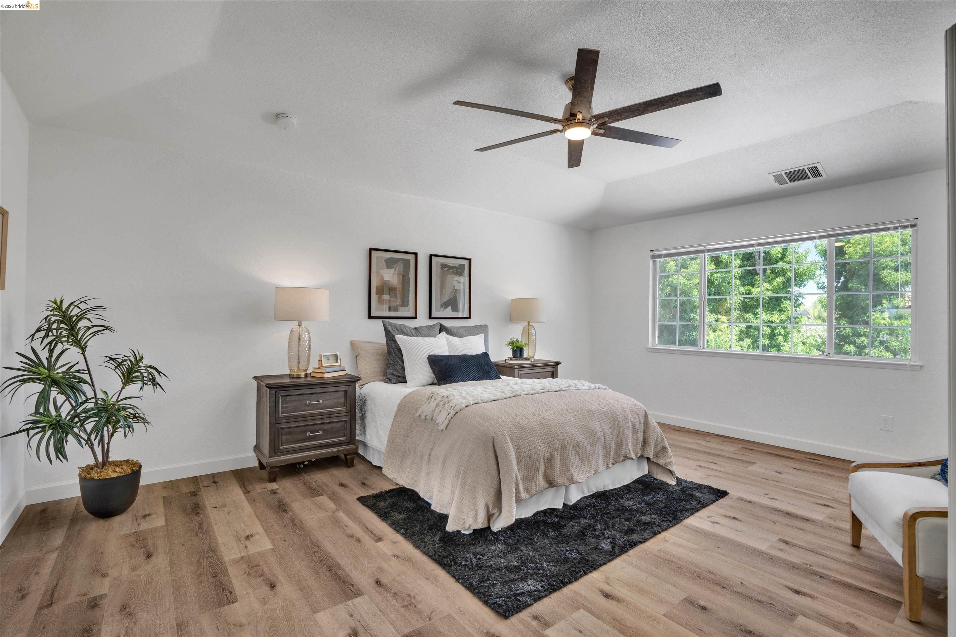 805 Devonshire Loop