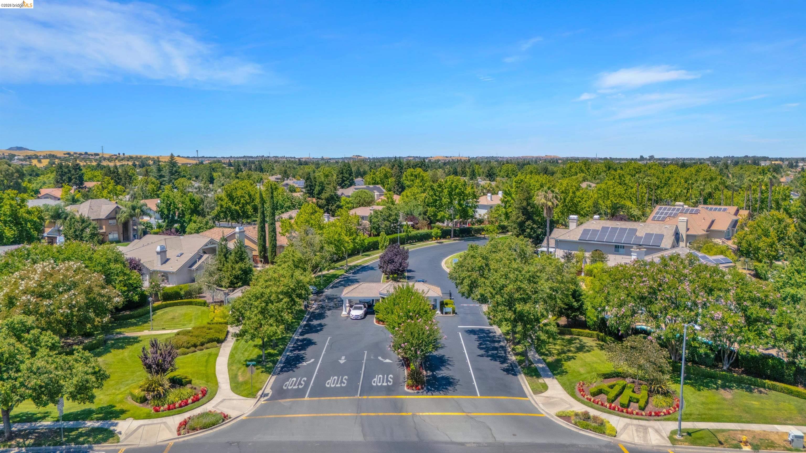 805 Devonshire Loop