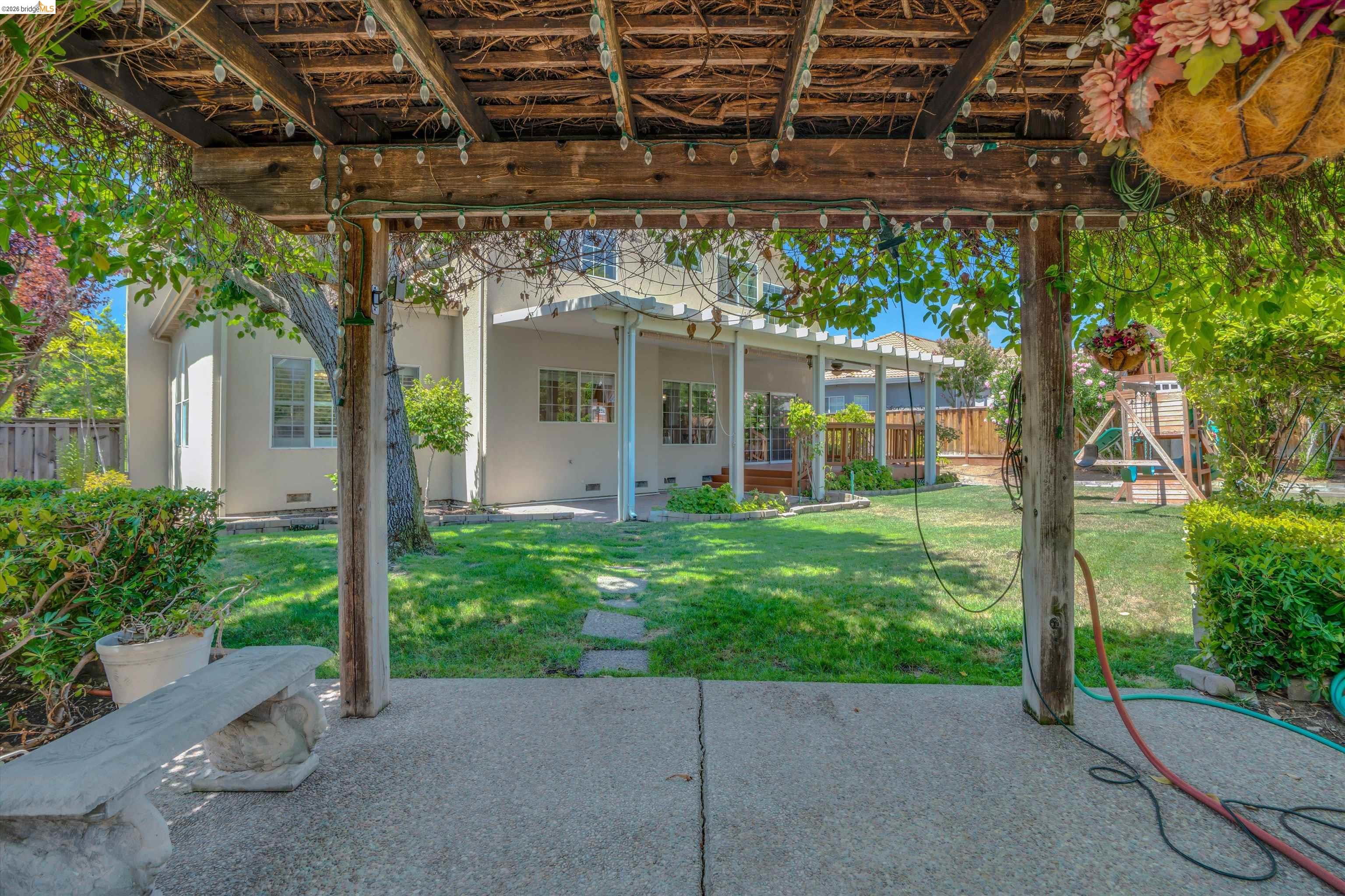 805 Devonshire Loop